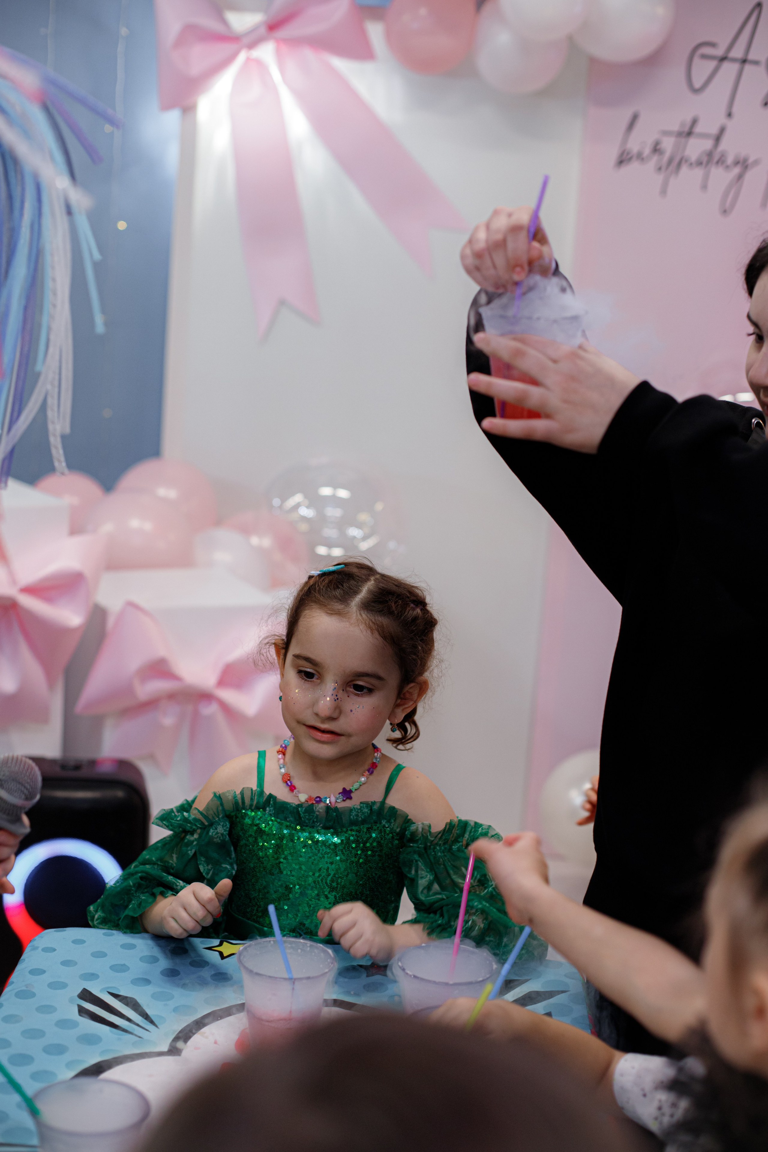 ASIA'S BIRTHDAY PARTY. Photokarish