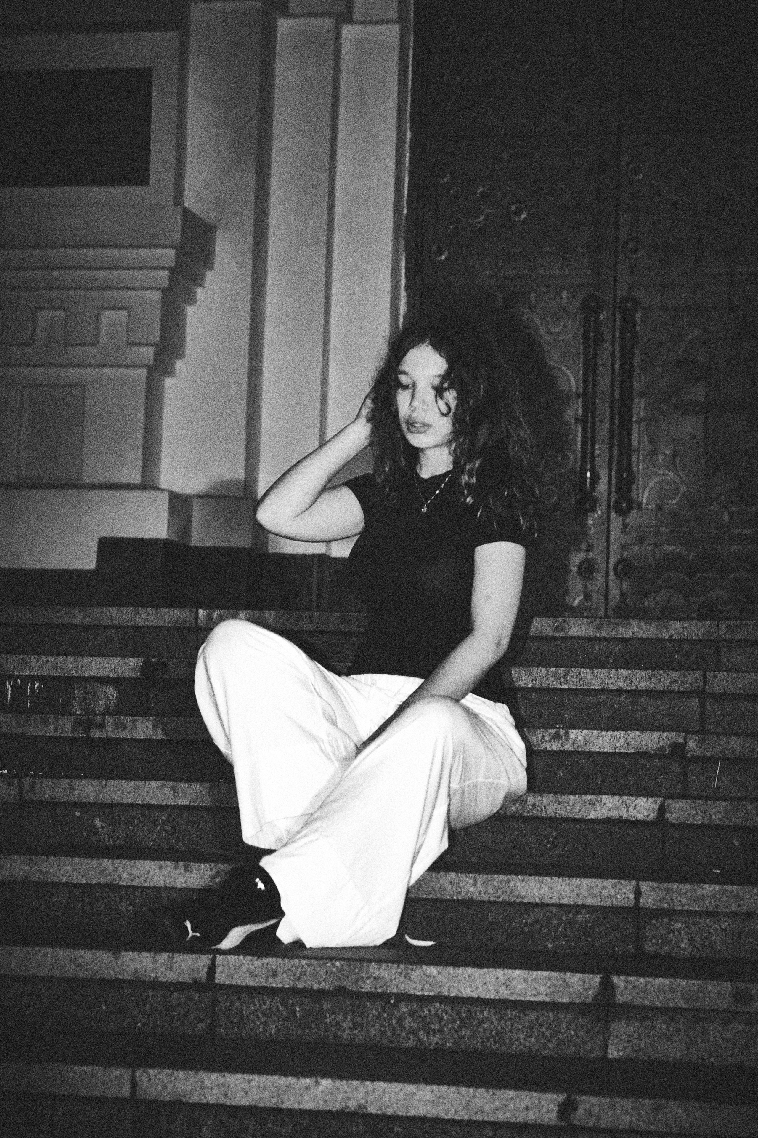 Ночная Фотосессия Софа. Фэшн-фотография и портреты в Владивостоке. Превращаю съёмку в повествование — создаю образы с сюжетом, которые остаются в памяти