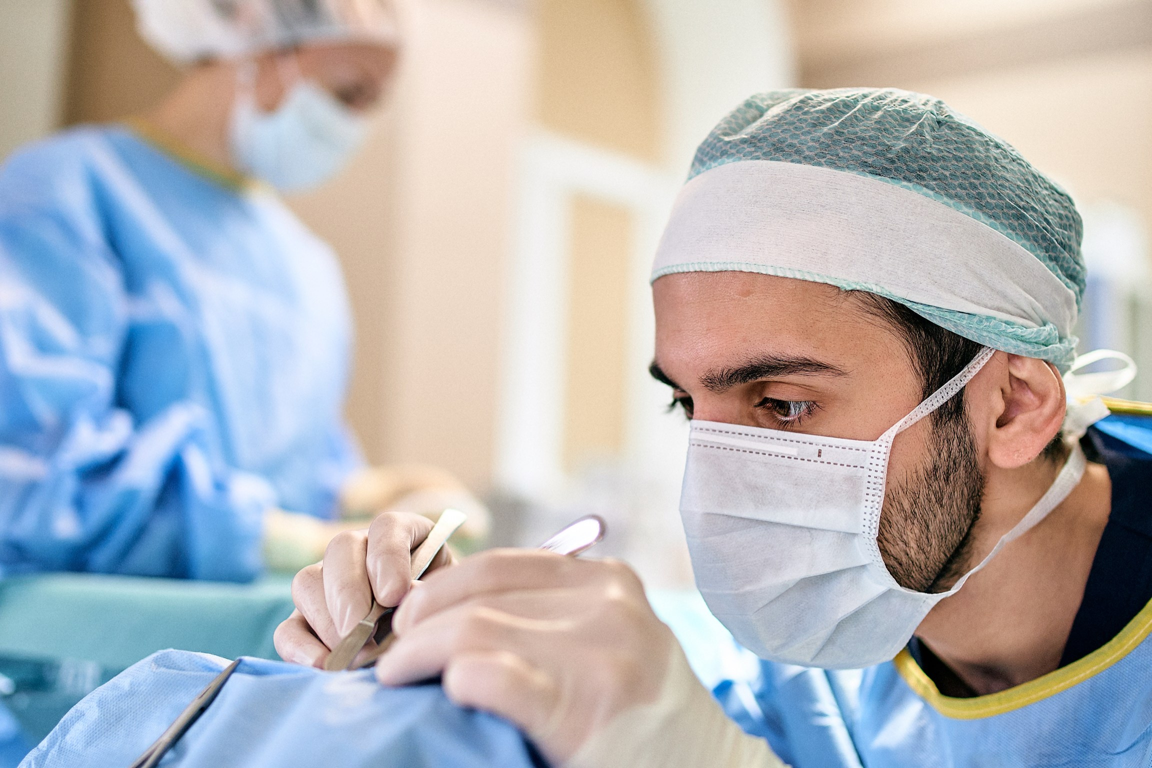 Пластический хирург