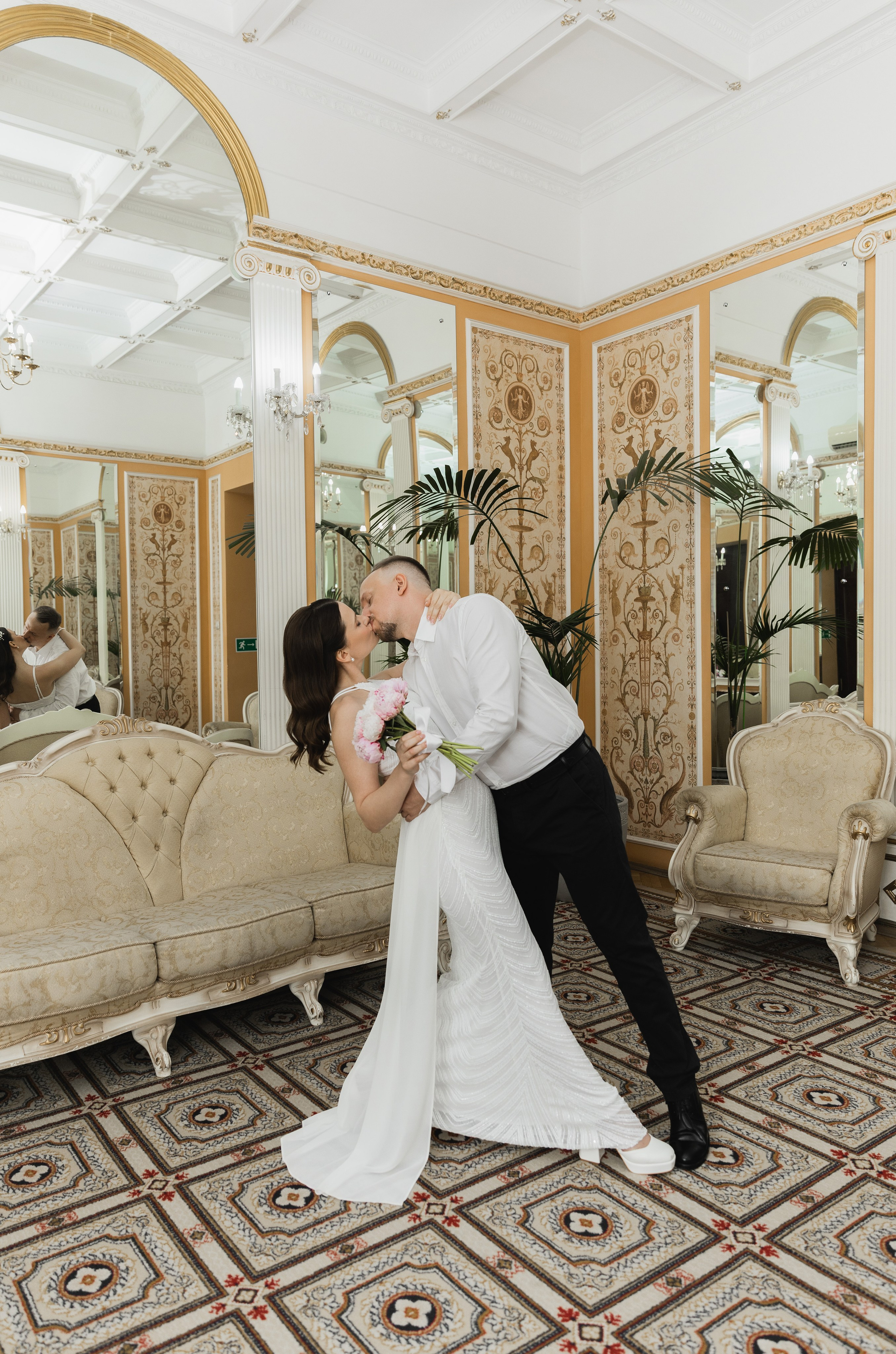 Сергей & Татьяна (Грибоедовский загс и прогулка в Кусково). Фотограф в Москве Юлия Хамзина