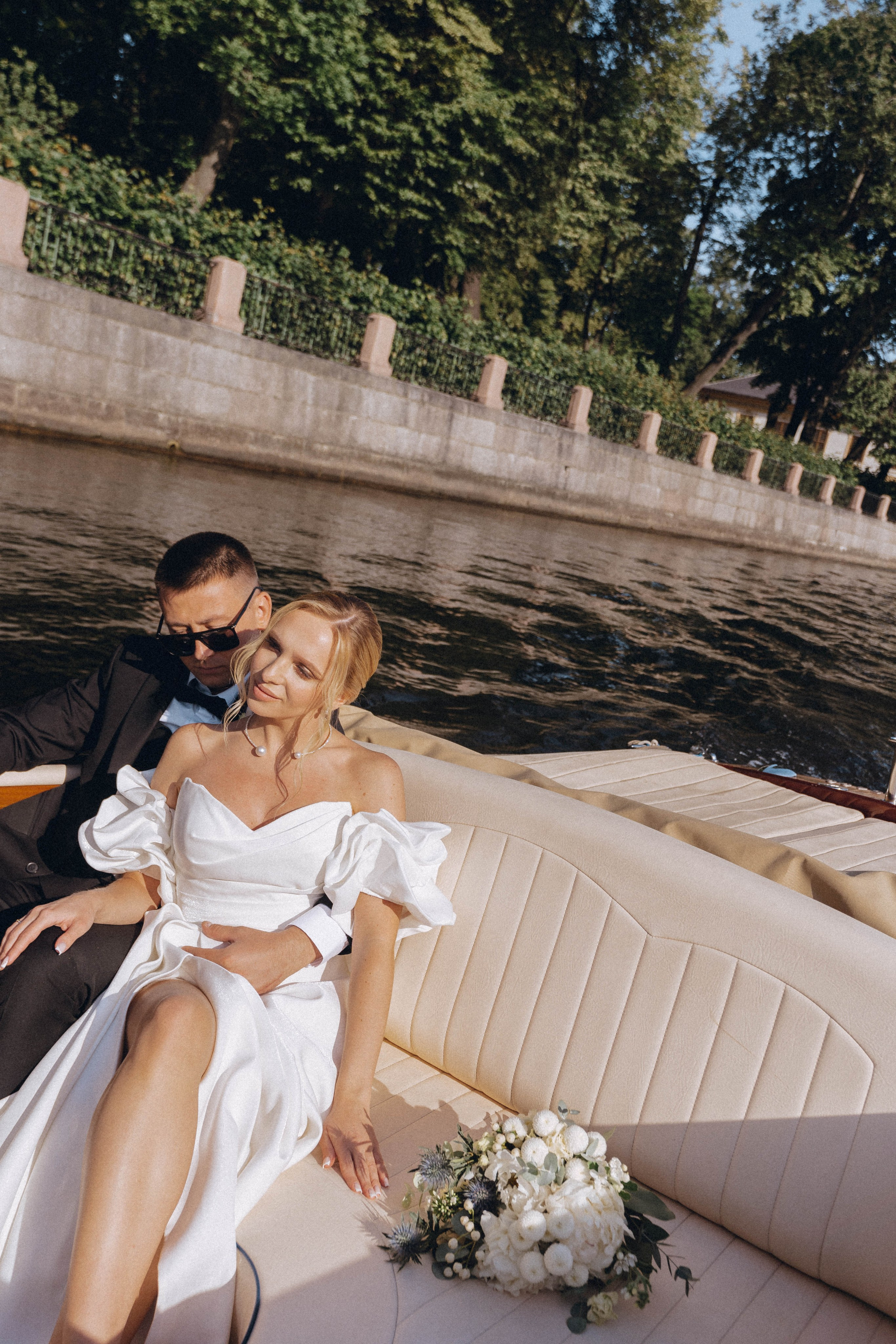 СВАДЕНБНАЯ СЬЕМКА НА КАТЕРЕ ПО КАНАЛАМ САНКТ-ПЕТЕРБУРГА И В АКВАТОРИИ НЕВЫ. Профессиональный фотограф, Санкт-Петербург — Виктория Богомолова