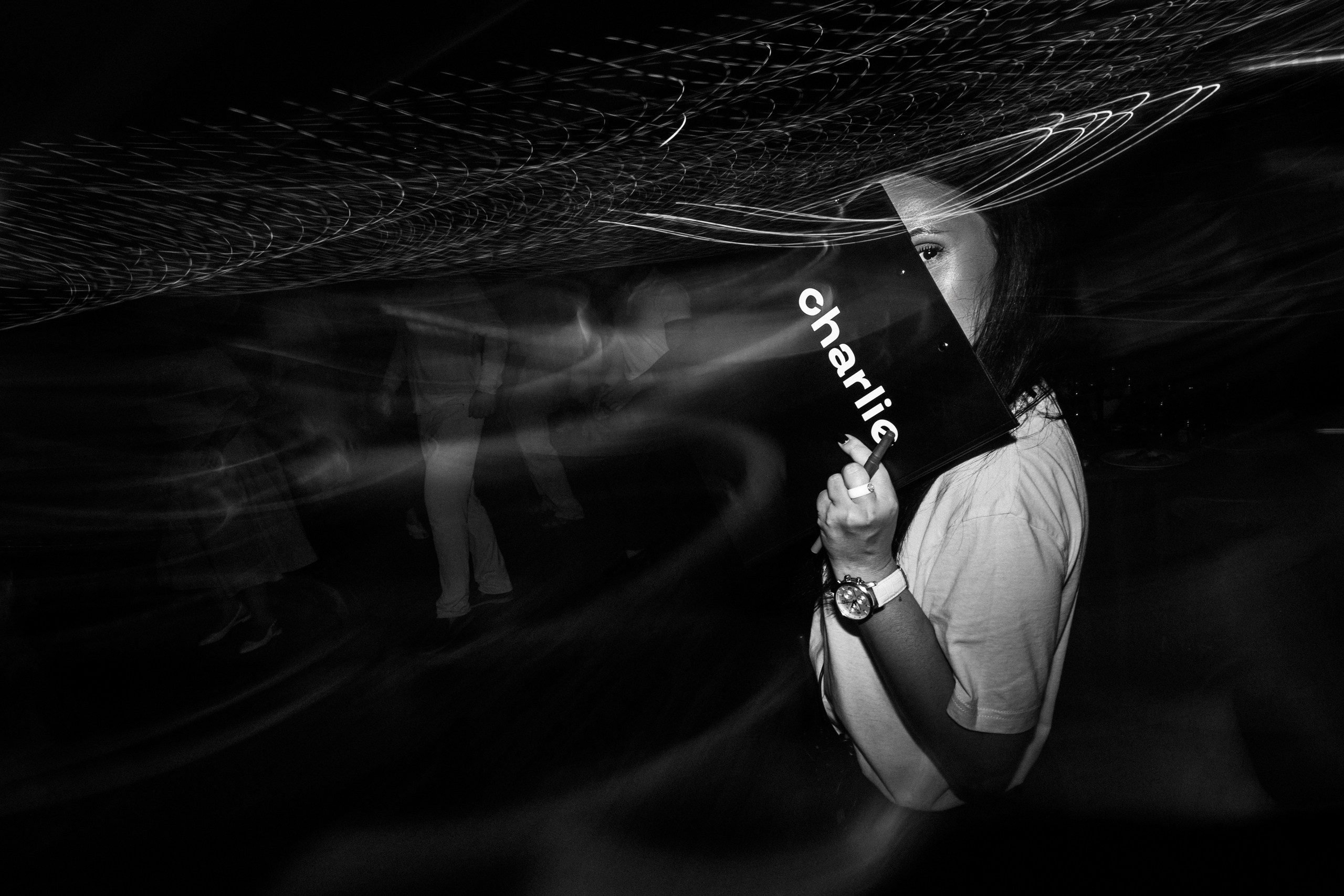 Здравствуйте! Я&nbsp;свадебный фотограф из&nbsp;Ульяновска, работаю в&nbsp;том числе по&nbsp;всей России и&nbsp;с&nbsp;выездом за&nbsp;границу. Снимаю свадьбы, lovestory, корпоративы, светский репортаж. Провожу обучение по&nbsp;фотографии, мастер-классы и&nbsp;воркшопы для других фотографов.