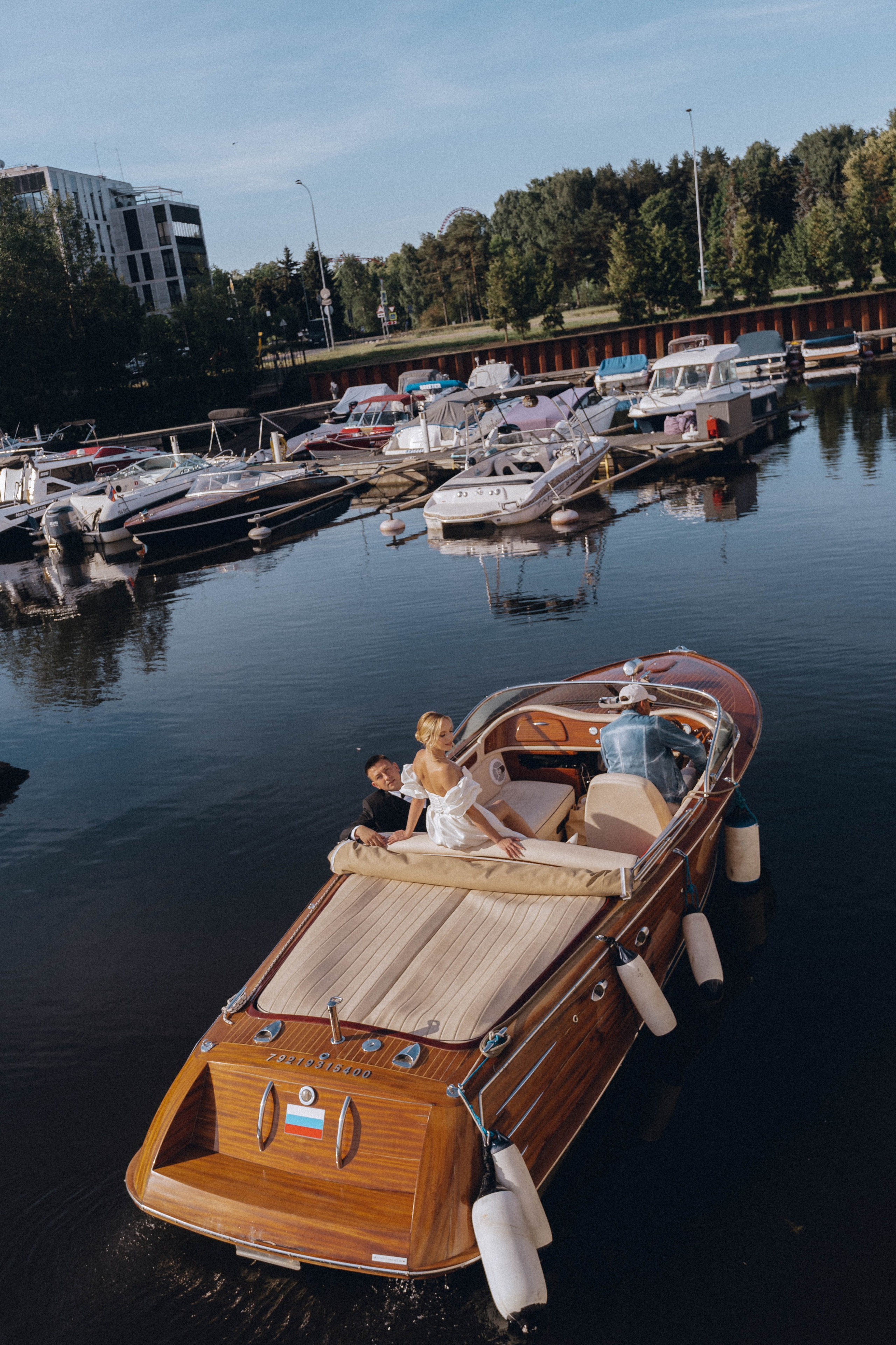 СВАДЕНБНАЯ СЬЕМКА НА КАТЕРЕ ПО КАНАЛАМ САНКТ-ПЕТЕРБУРГА И В АКВАТОРИИ НЕВЫ. Профессиональный фотограф, Санкт-Петербург — Виктория Богомолова