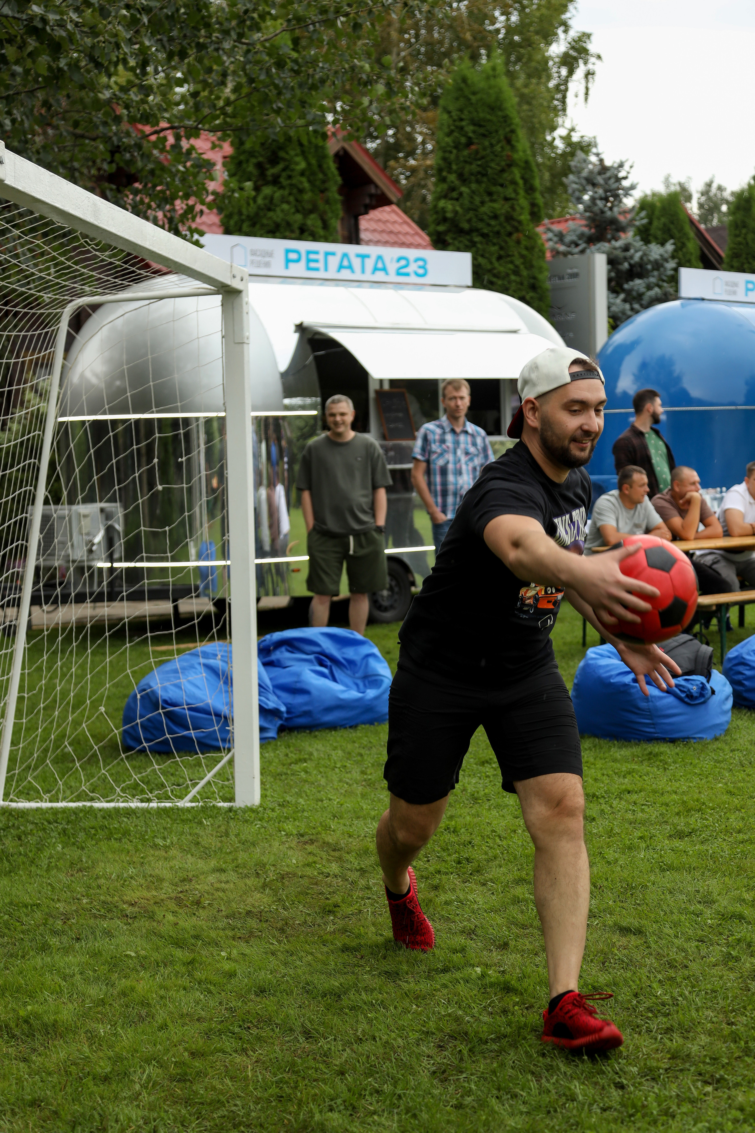 Фасадные решения — Регата. Фотограф Антон Чупринин