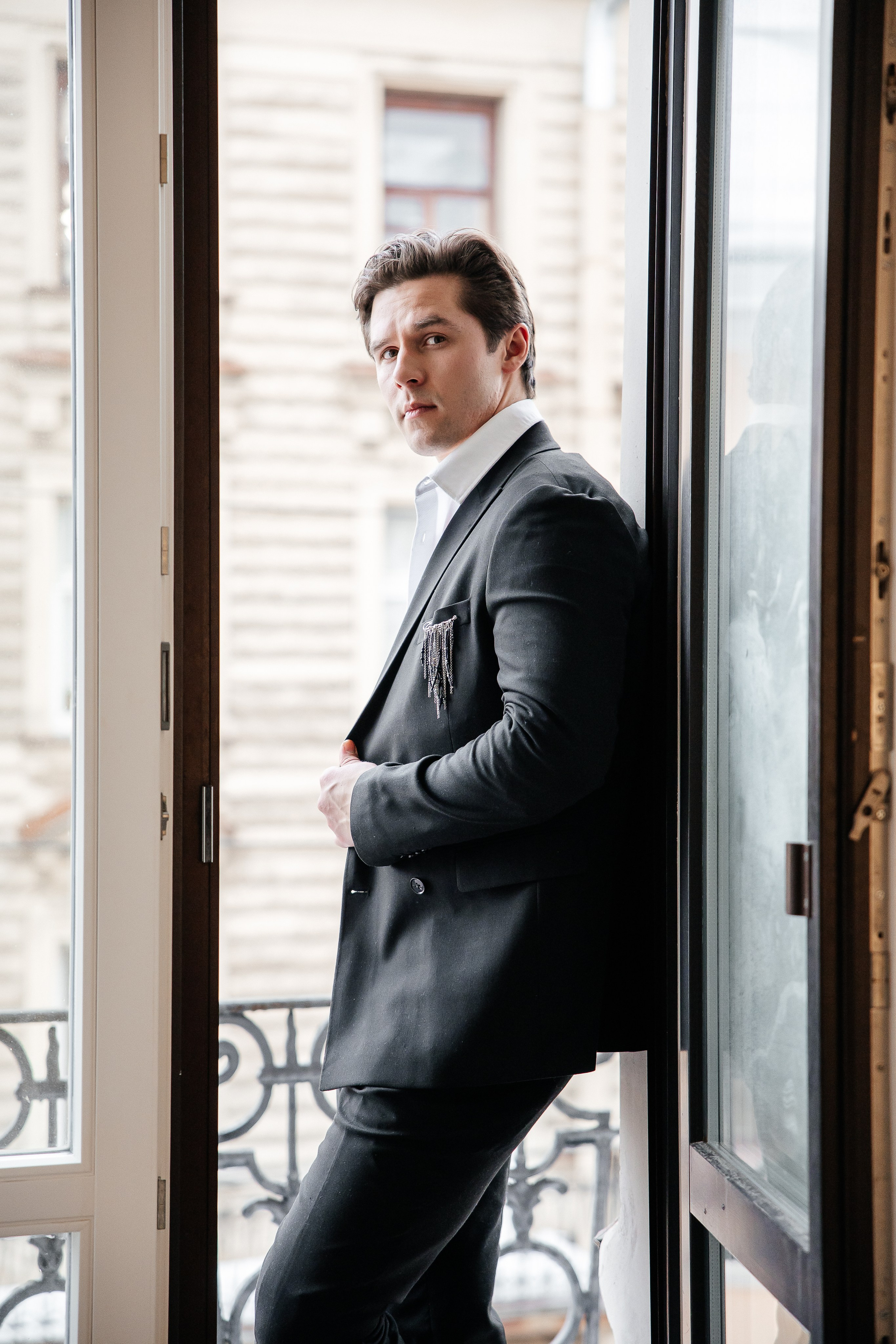 Утро жениха и невесты в отеле. Свадебный и семейный фотограф в Москве Красинская Мария