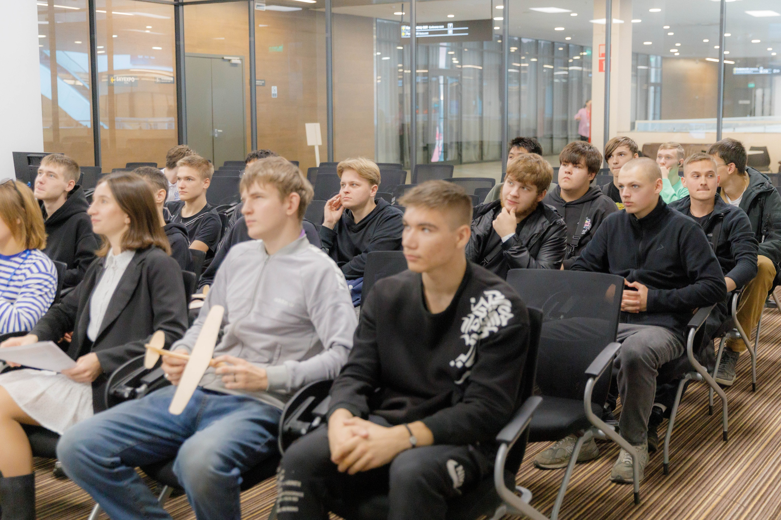 Семинары в рамках фестиваля беспилотных летательный аппаратов. Экспоцентр. Репортажный фотограф в Новосибирске Алена Помазунова