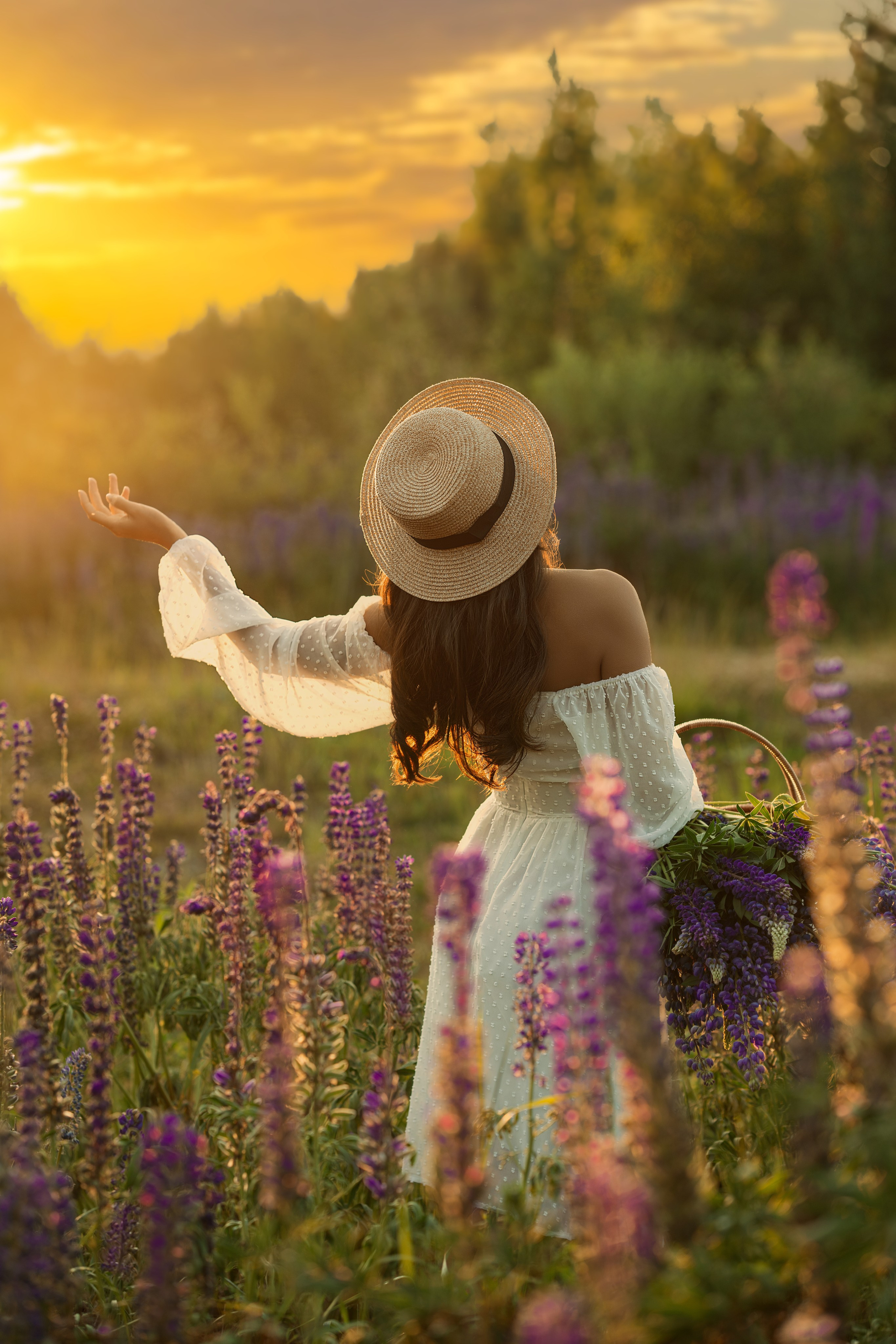 Валерия в люпинах. Семейный и портретный фотограф в Санкт-Петербурге Татьяна Гримоть