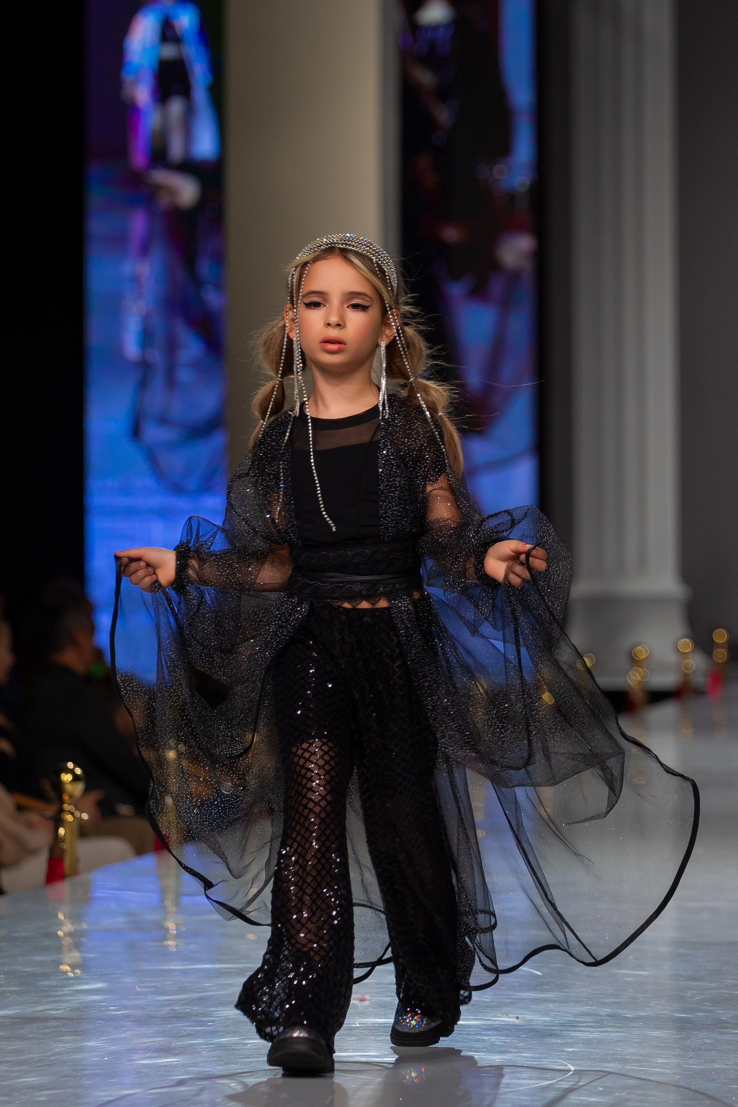 Estet Fashion Week. Photomantis