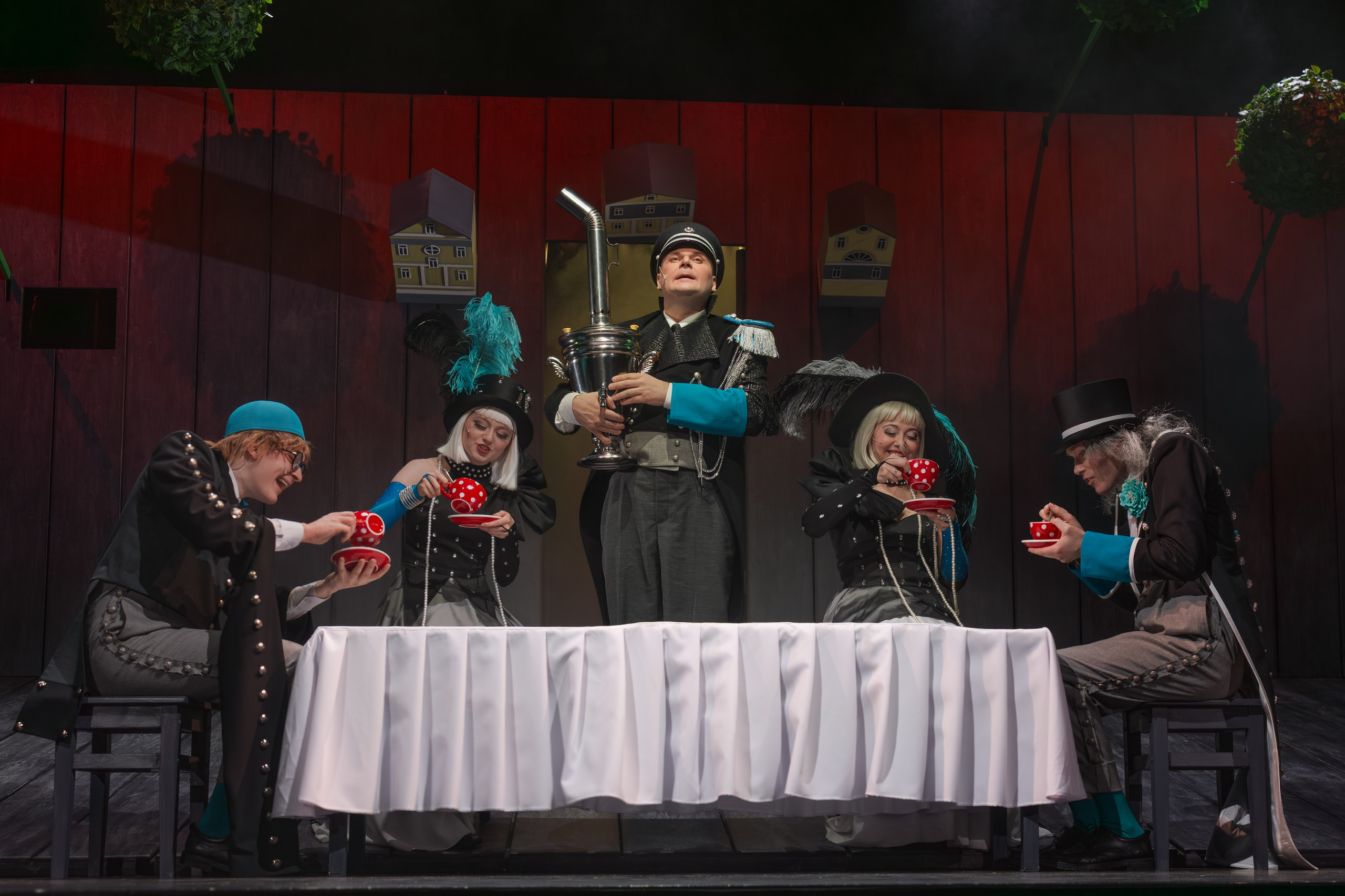 Театр Терезы Дуровой: Ревизор. Сайт фотографа Сергея Абрамова