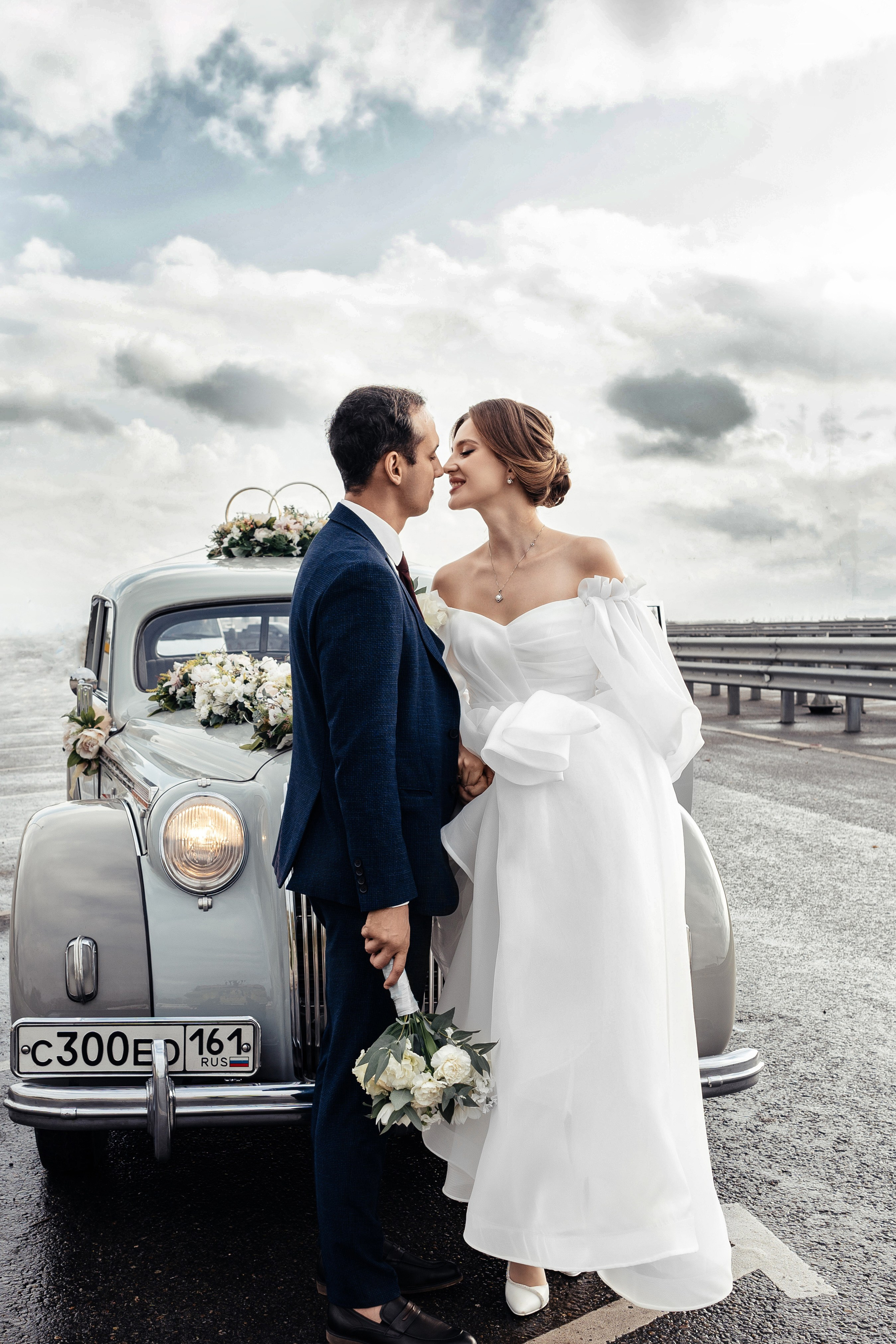 красивая свадебная прогулка на Тачанке 