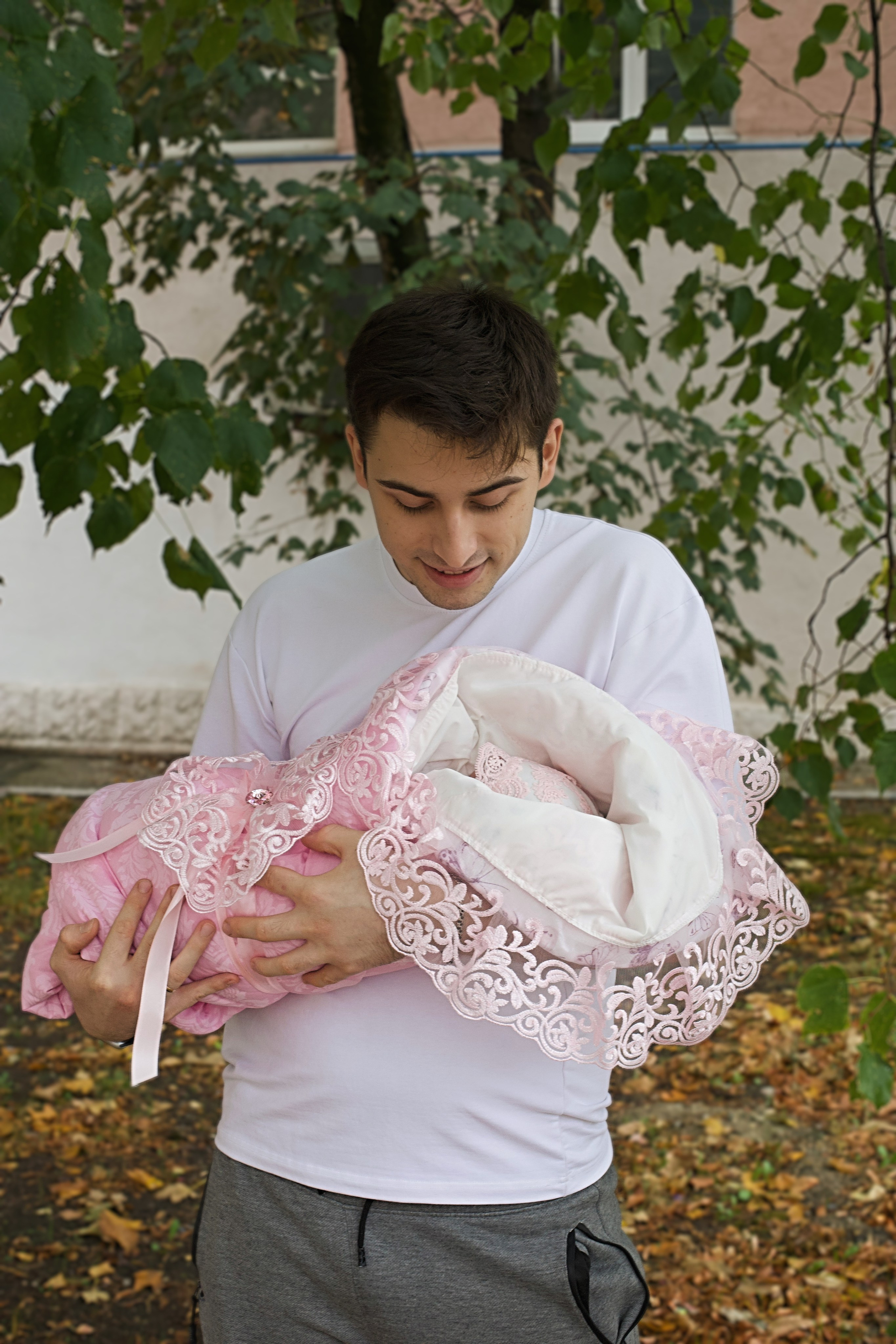 Выписка Аня и Давид. Репортажный фотограф Анапа