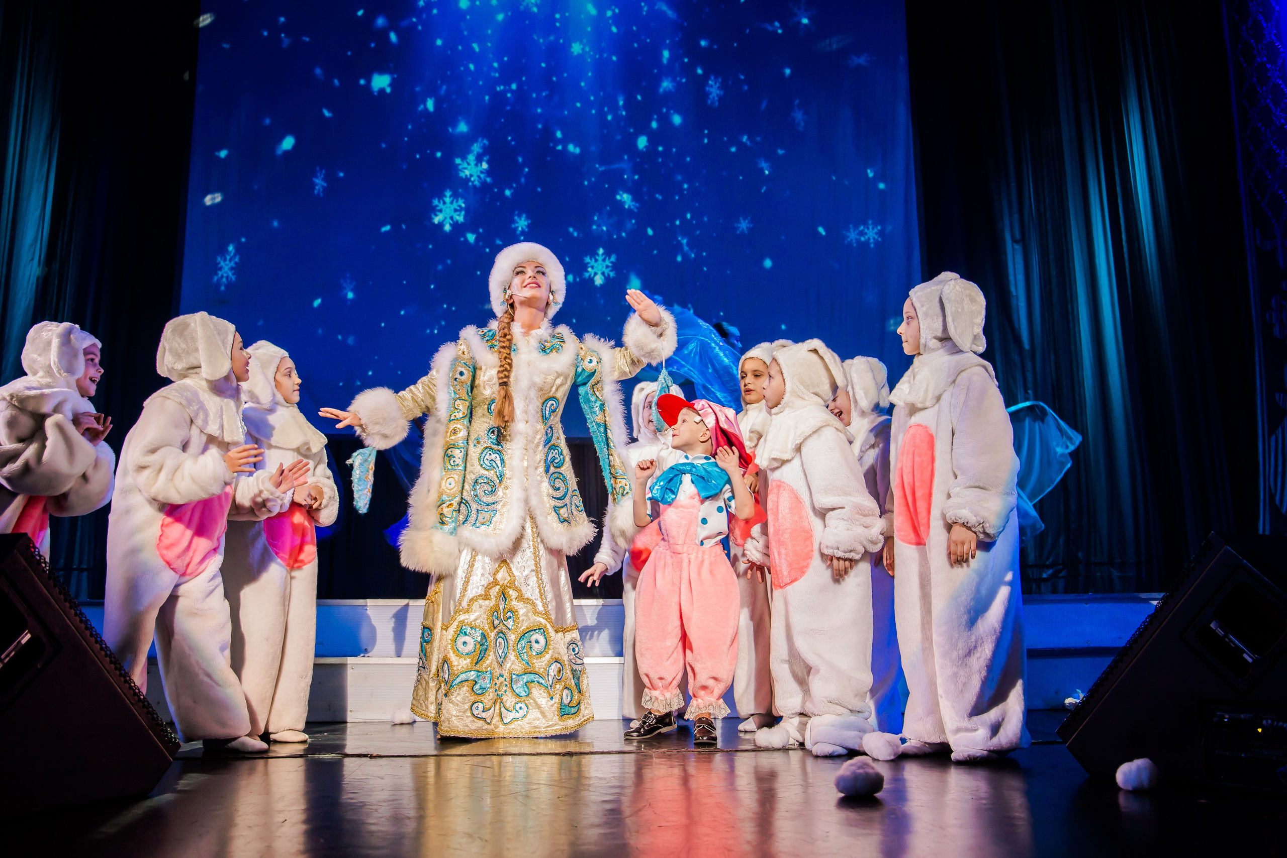 Репортаж — детская елка в БКЗ. Свадебный и семейный фотограф в Санкт-Петербурге Макеева Наталья