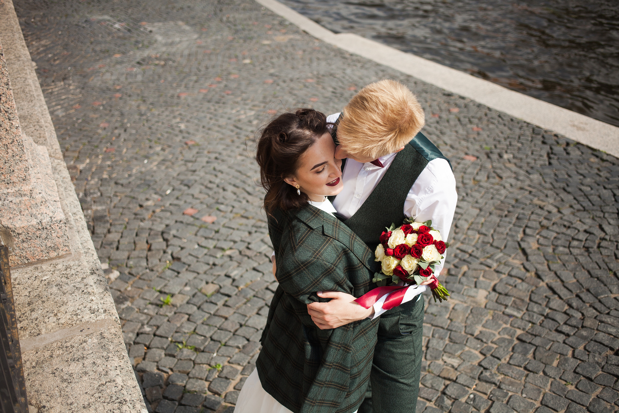 Alexa and Dmitry street wedding. Darin the photographer
