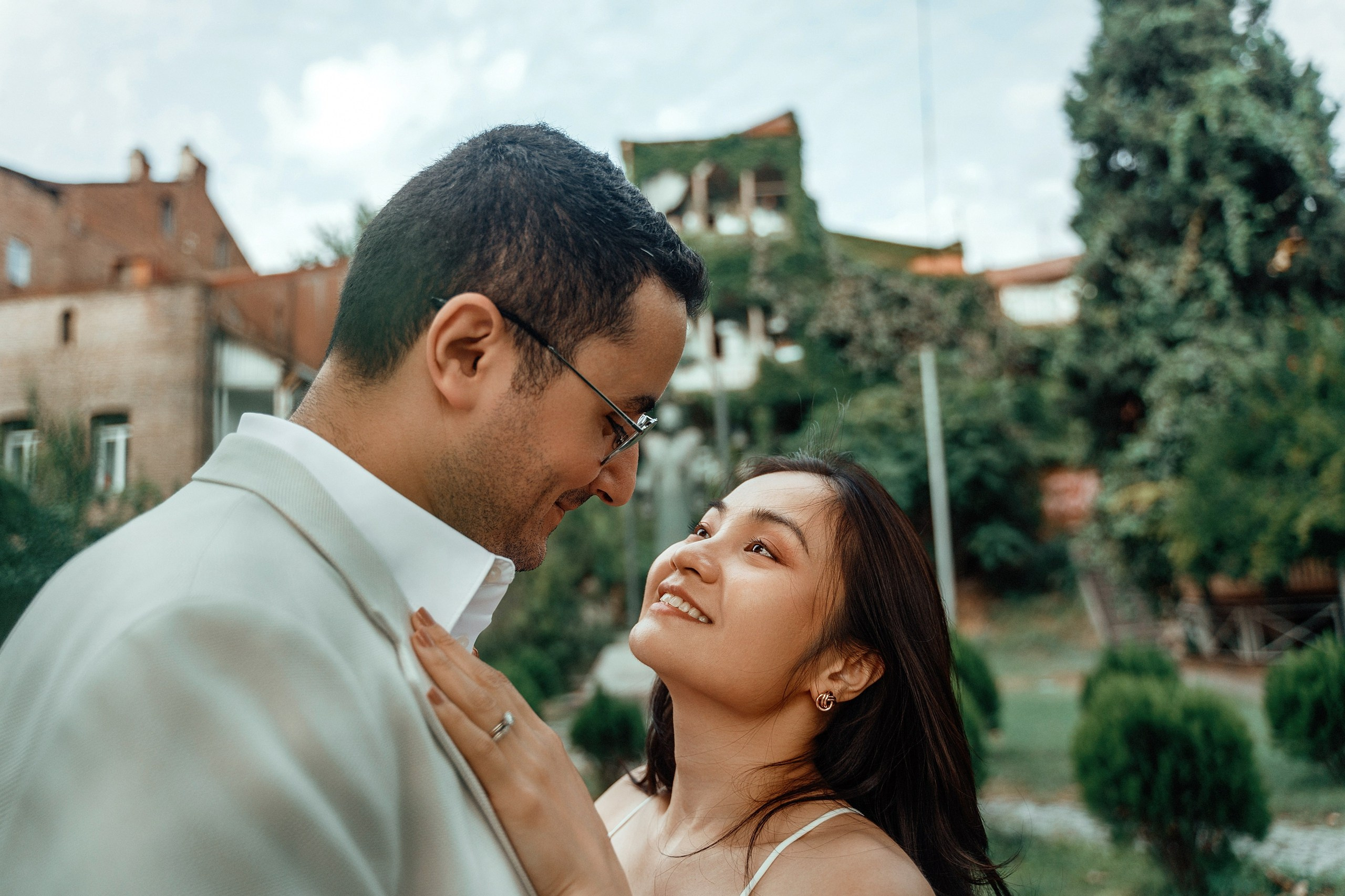 Alaeddine & Matika on the Peace Bridge in Tbilisi. Photographer Sergey Otkrytyi in Batumi & Tbilisi