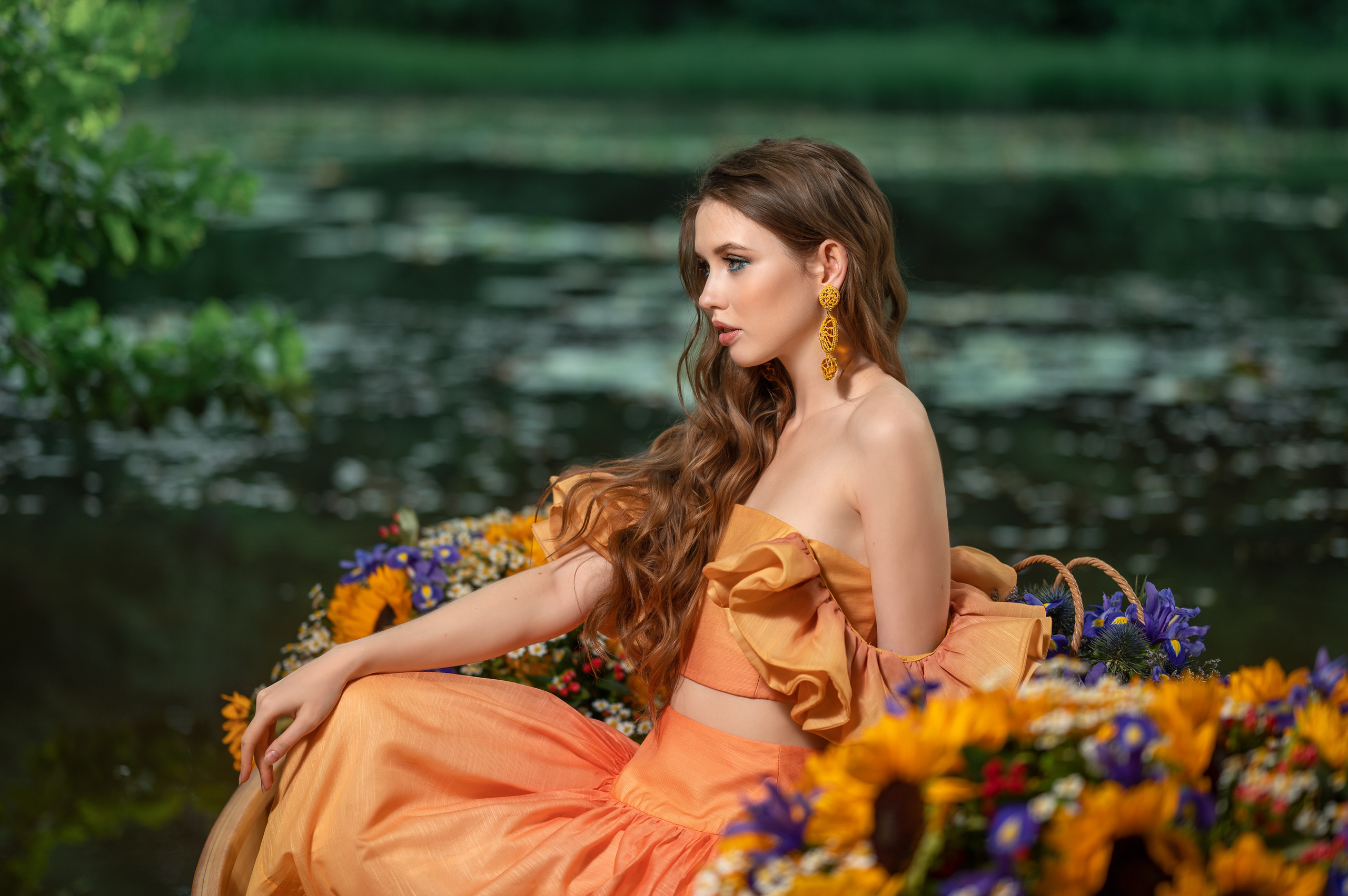 Фотосессия в лодке с подсолнухами. Фотограф Елена Сасс Москва