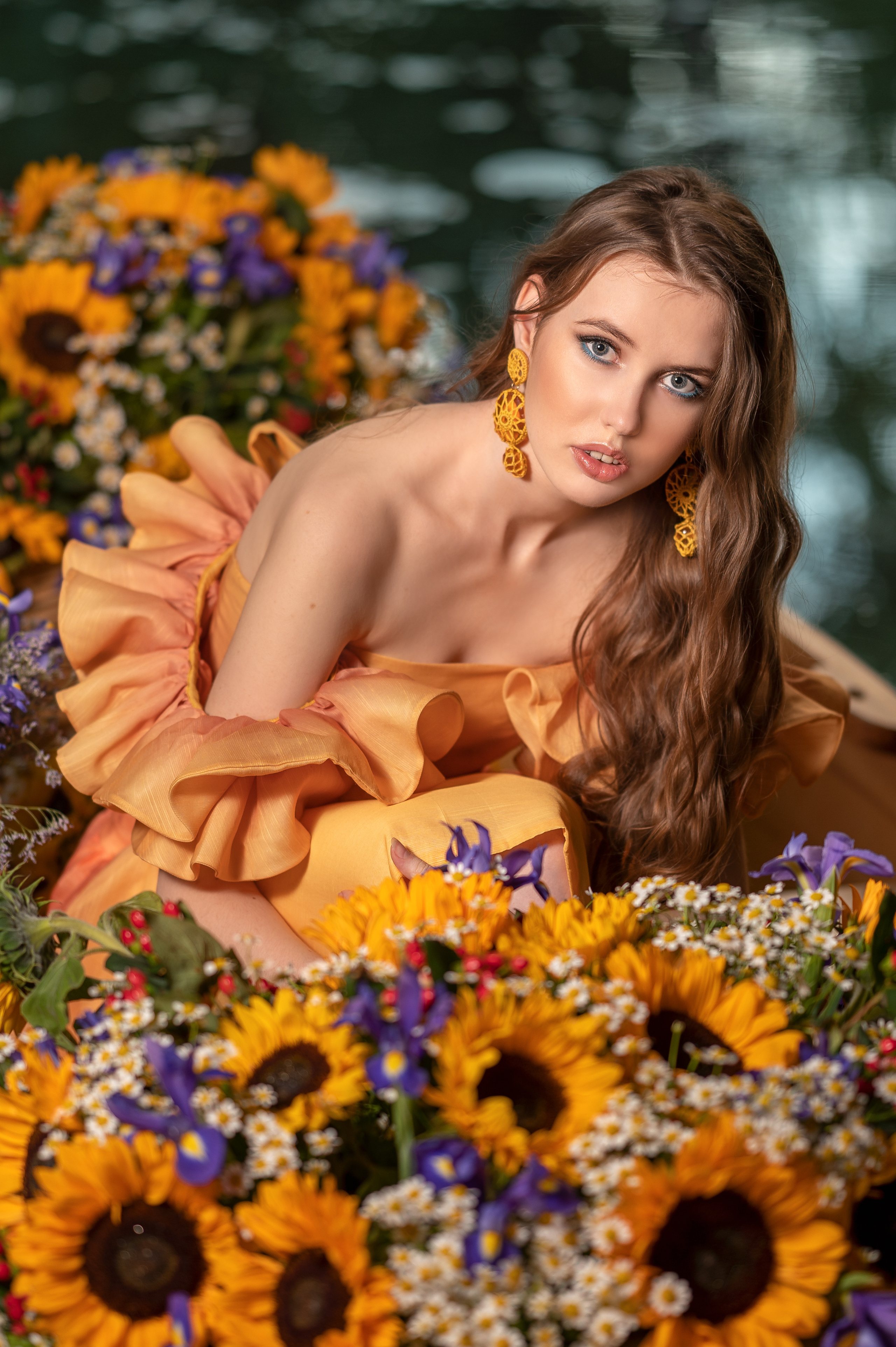 Фотосессия в лодке с подсолнухами. Фотограф Елена Сасс Москва