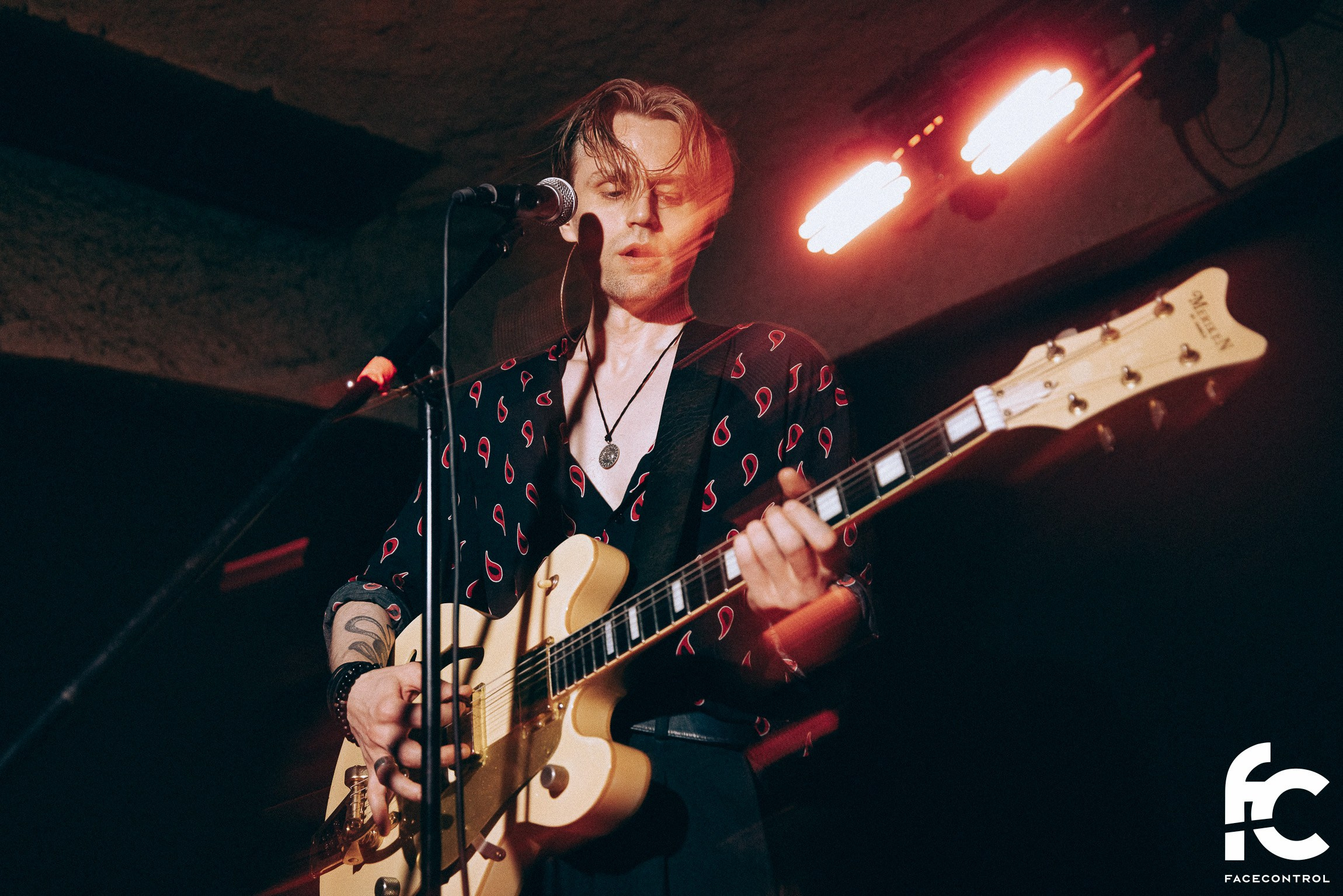 Sextape of Lovers & Granma. Face Control: Crónica social, anuncios de eventos y reportajes fotográficos