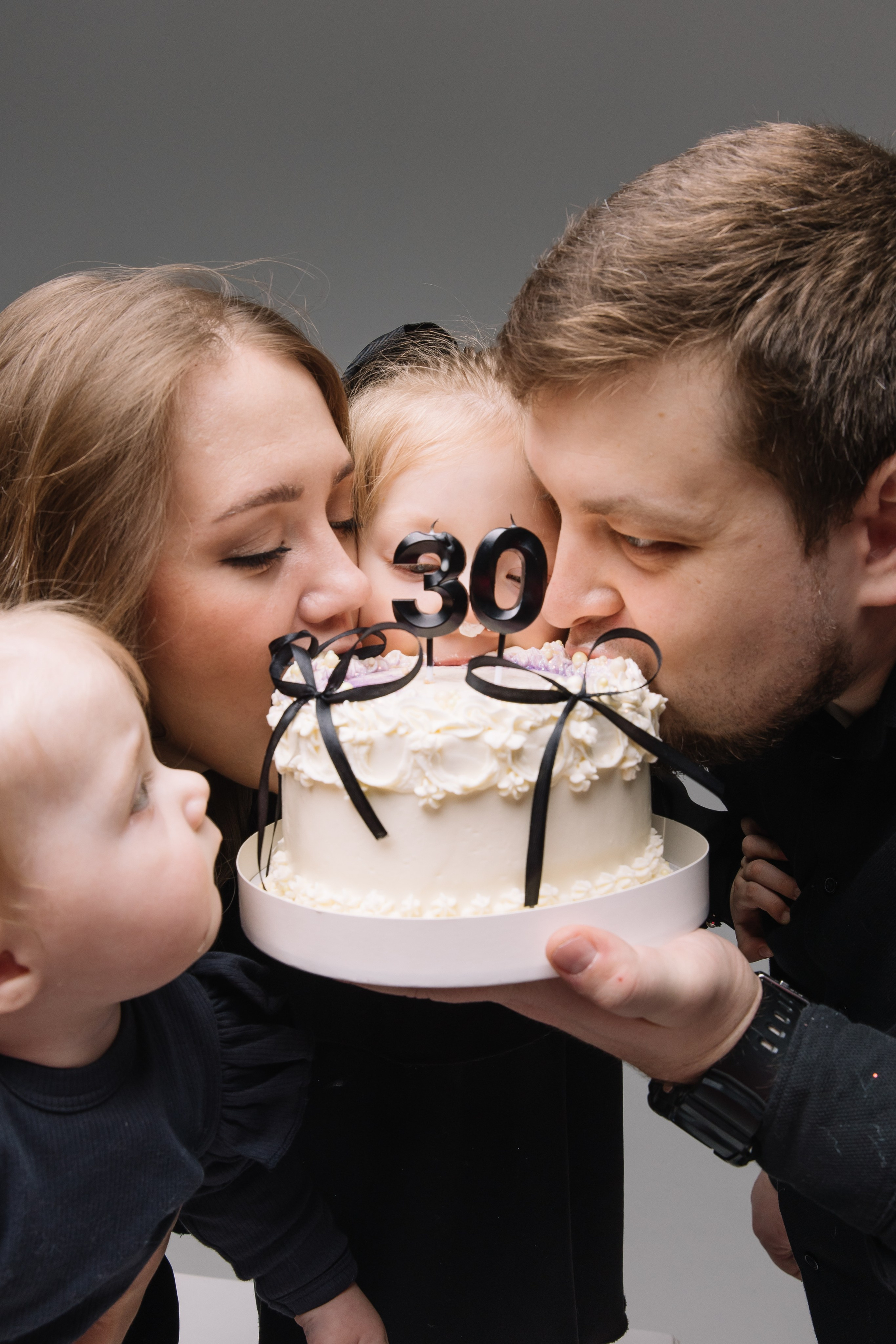 Семейная съемка в честь Дня Рождения. Профессиональный фотограф Юнаковская Оксана