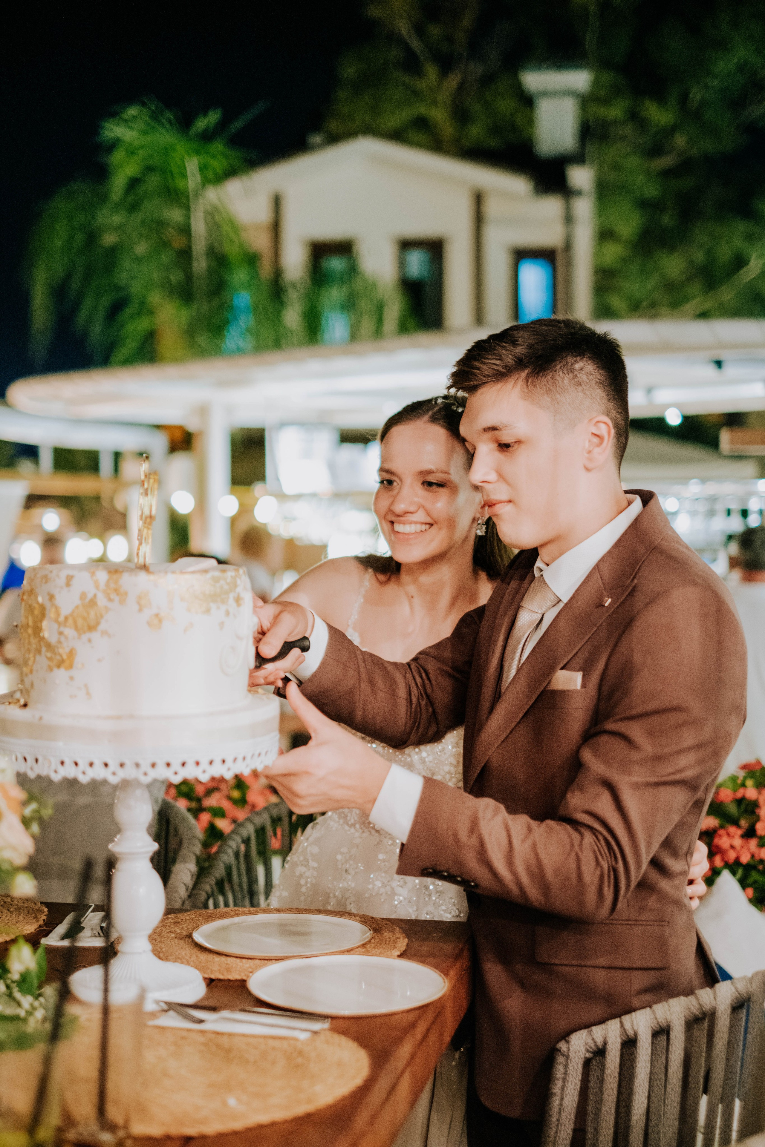 История Элины и Амира