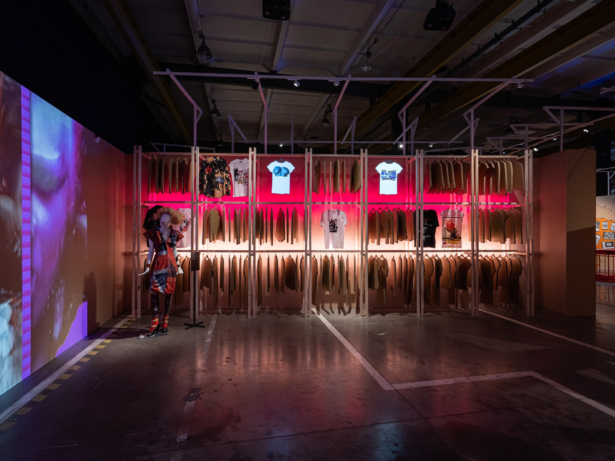 Выставка «Панк-культура. Король и Шут» Севкабельпорт (СПБ) Planet9 Плюс Судия 2024. Фотограф Василий Буланов