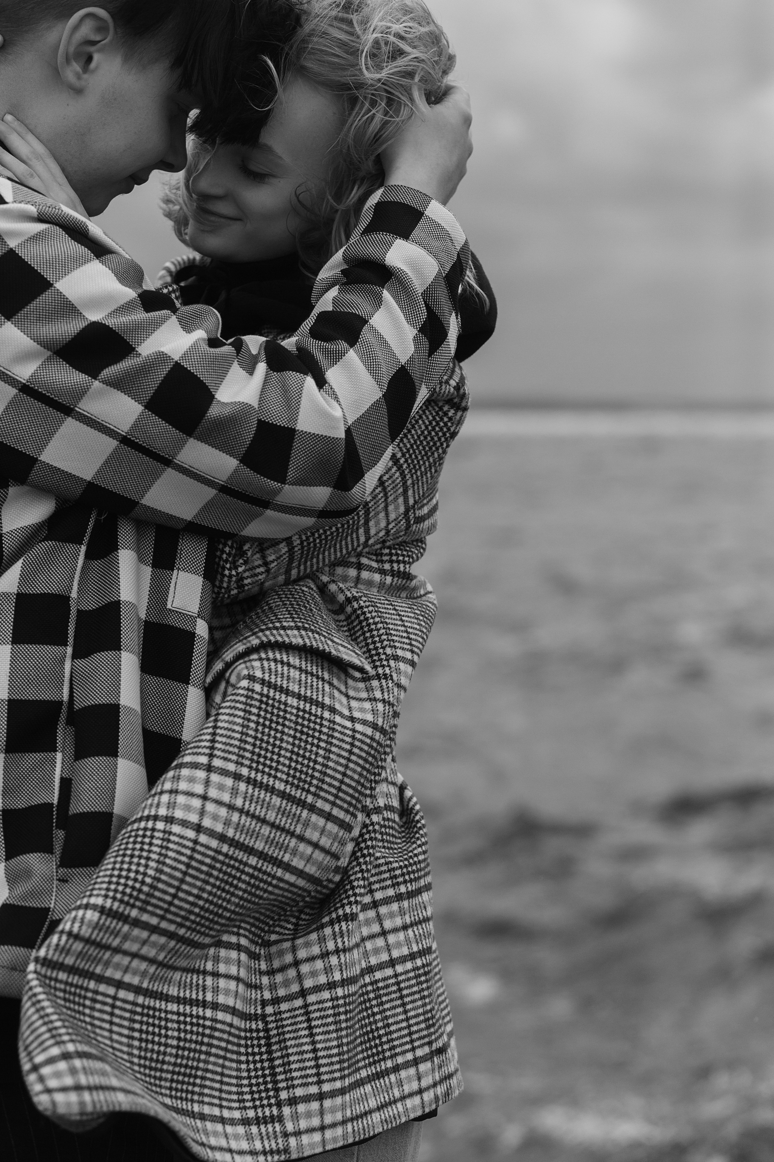 Саша и Полина. Чайки. Пирс. Финский. Свадебный фотограф в Санкт — Петербурге и Ленинградской о