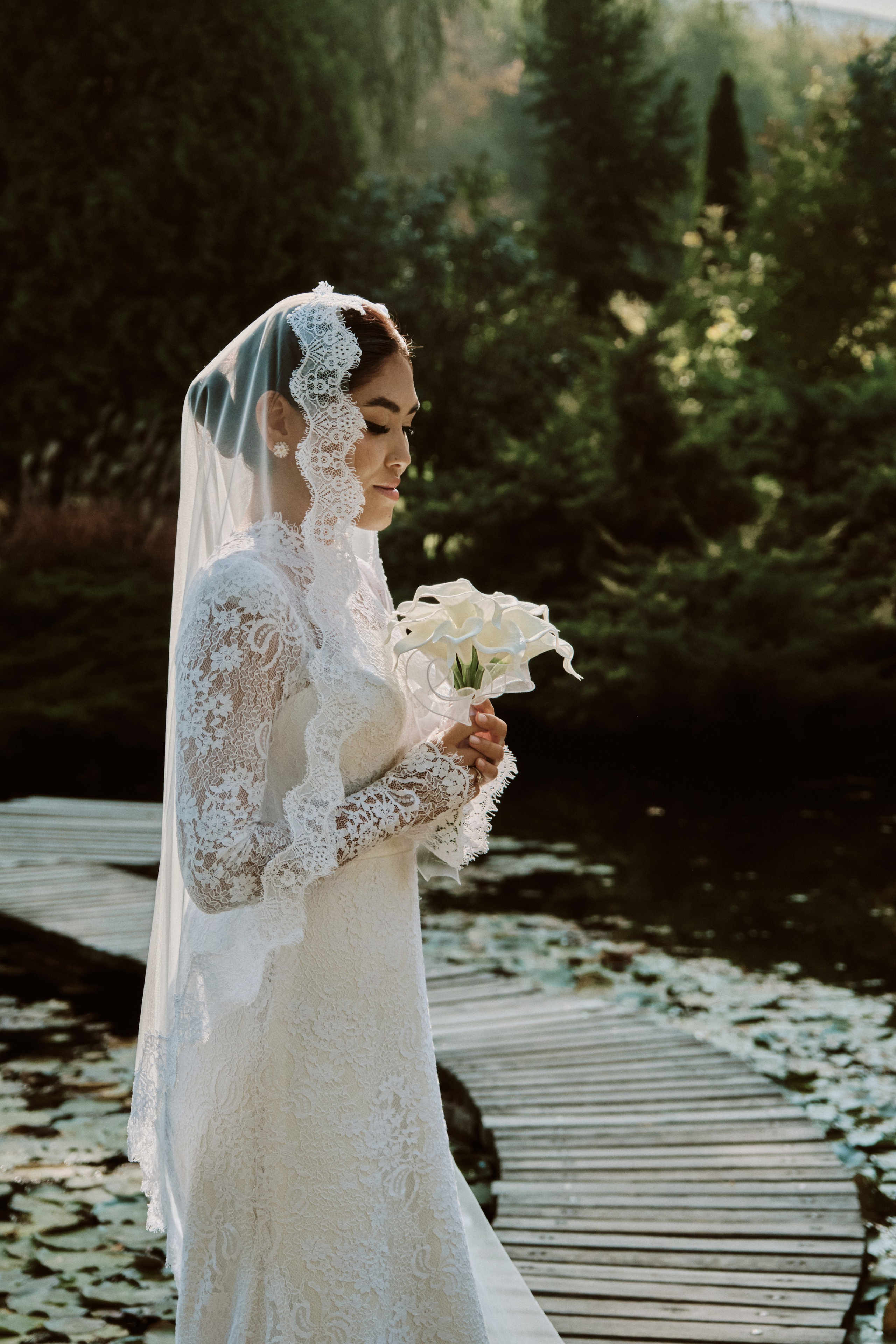 Садовая рапсодия свадебная фото прогулка в городе Алматы. Видеограф и Фотограф в Алматы и Астана