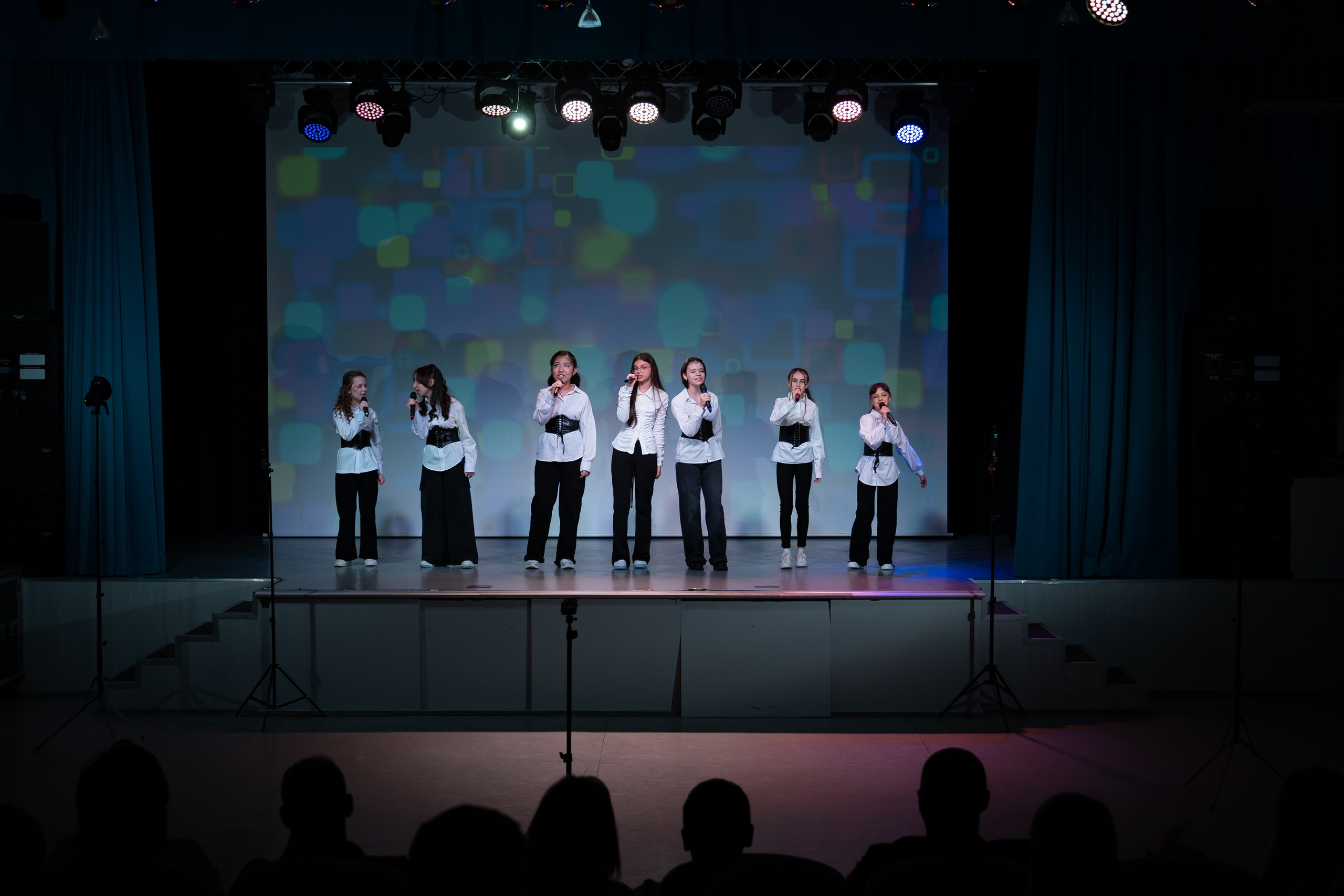 Отчетный концерт продюсерского центра «Новая Звезда». Фото / Видеосъемка в Москве