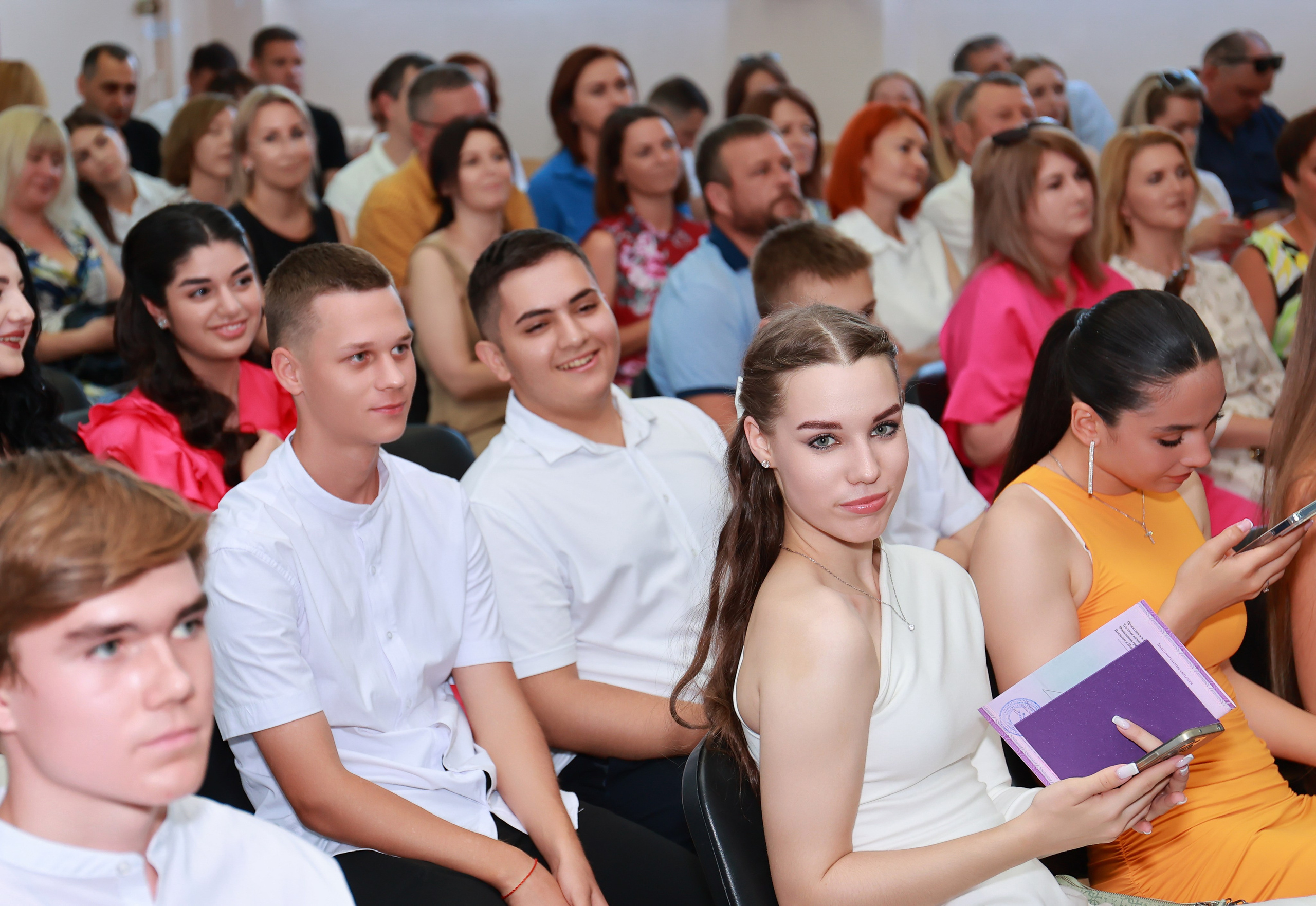 Вручение аттестатов Лицей 64. Детский семейный фотограф Краснодар