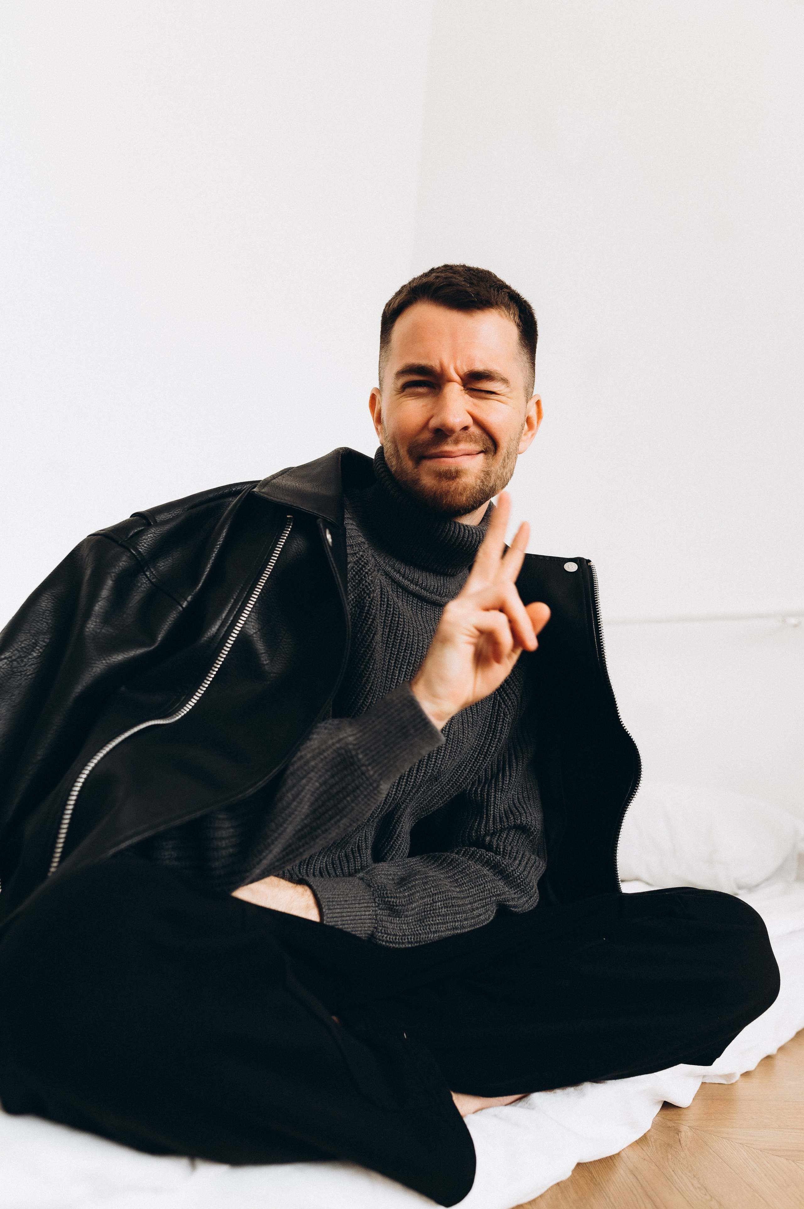 Антон студия Спб (мужская индивидуальная съемка). Фотограф ПИТЕР СПБ Надежда Баранова