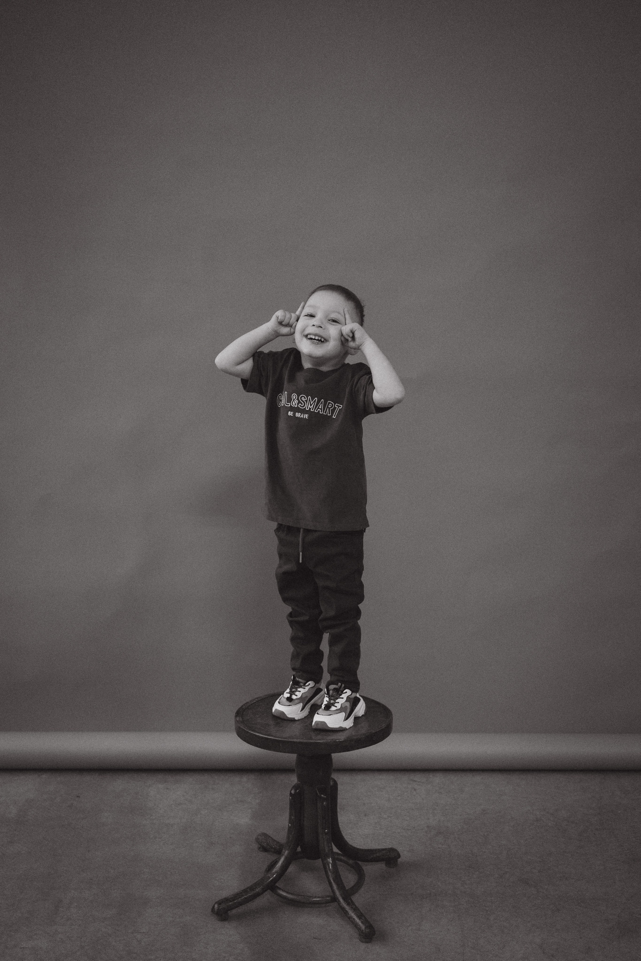 Фотосессия, а студии мамы и сына. Фотограф Артем Бросов в Санкт-Петербурге и Дубае