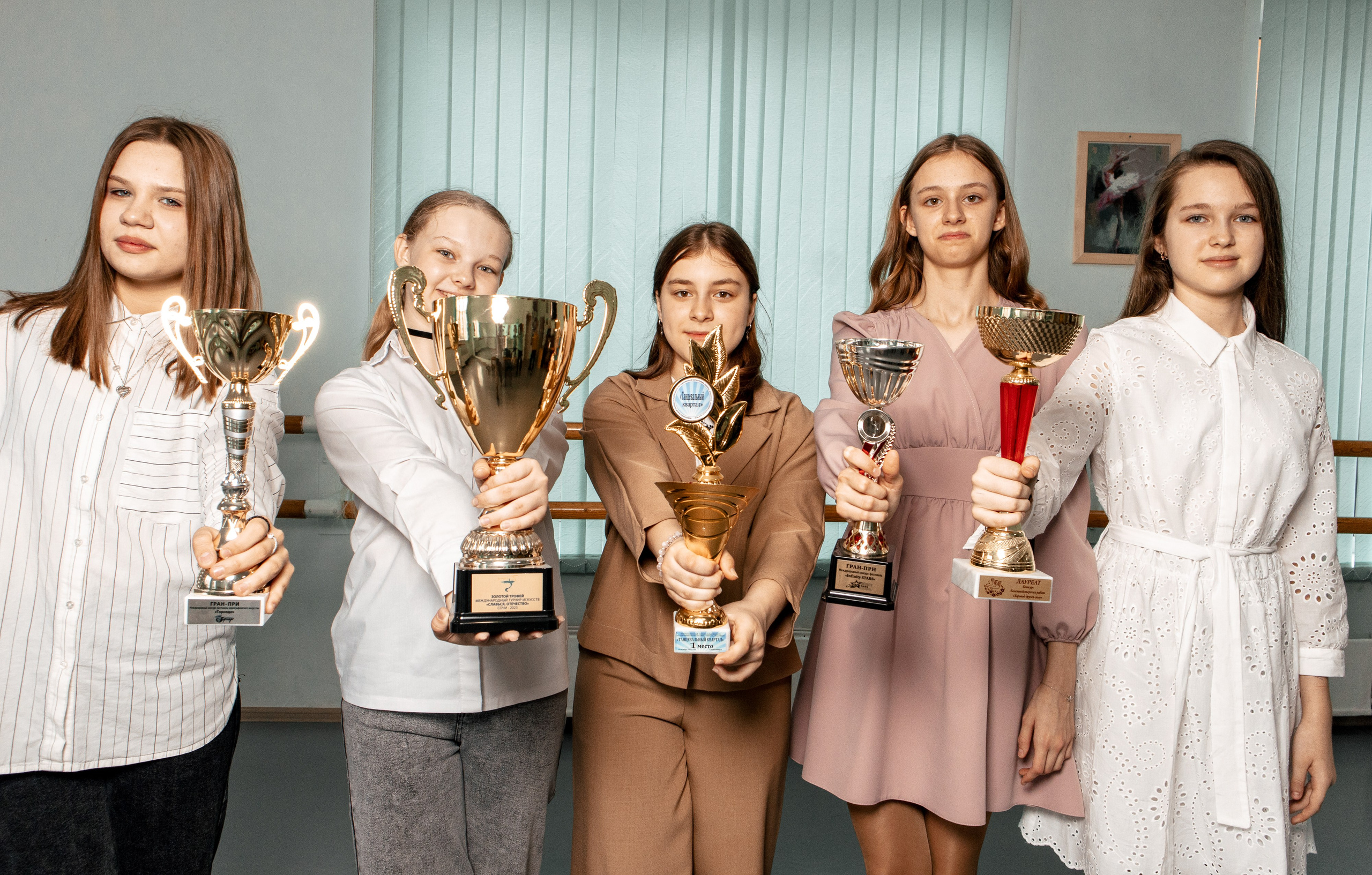 Ансамбль Счастливое детство. Фотограф в Новосибирске Евгений Маслов