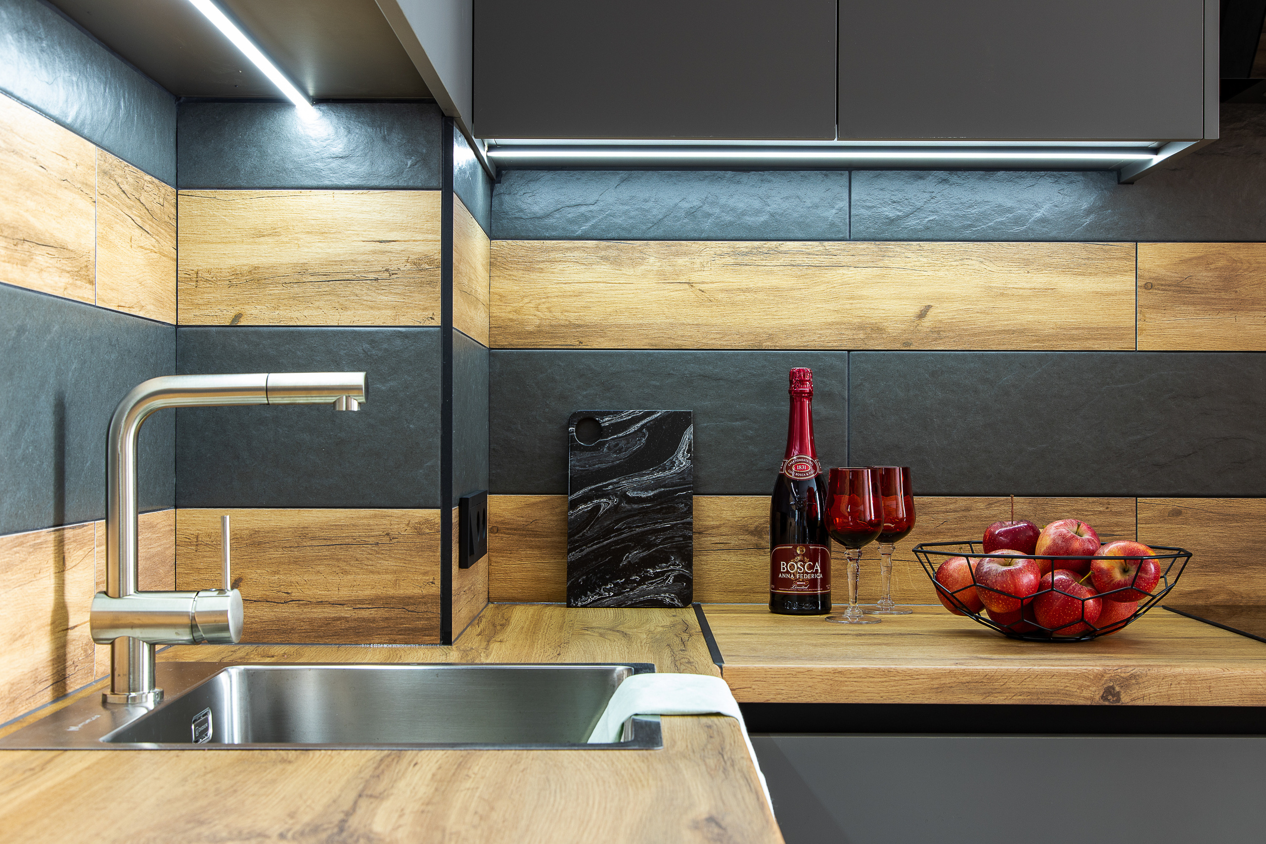 Ателье мебели и дизайна Modul. Кухня-прихожая. Интерьерный фотограф Краснодар. Галина Ладыгина