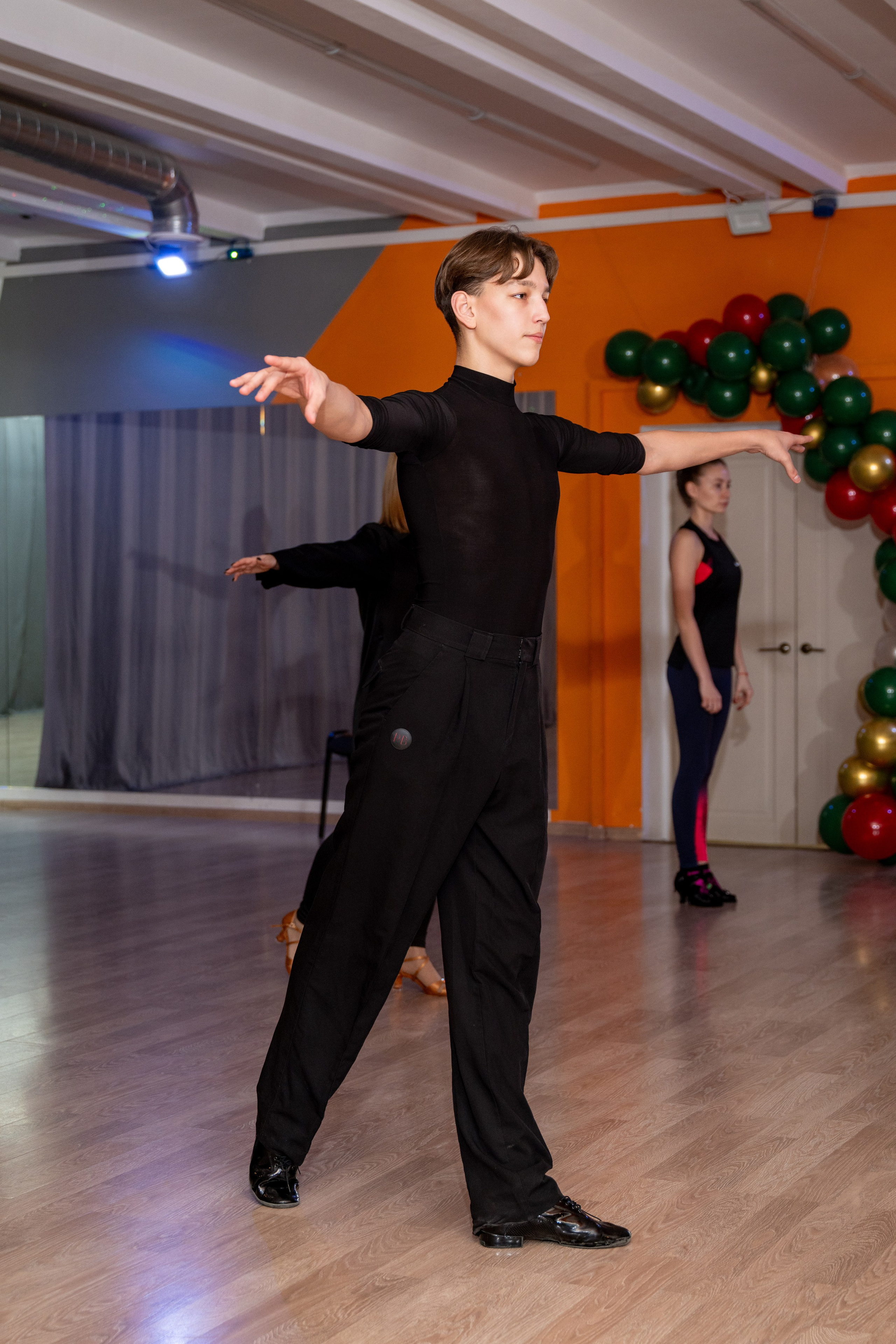 Взрослая группа латины. КонТакт — спортивные бальные танцы в Москве