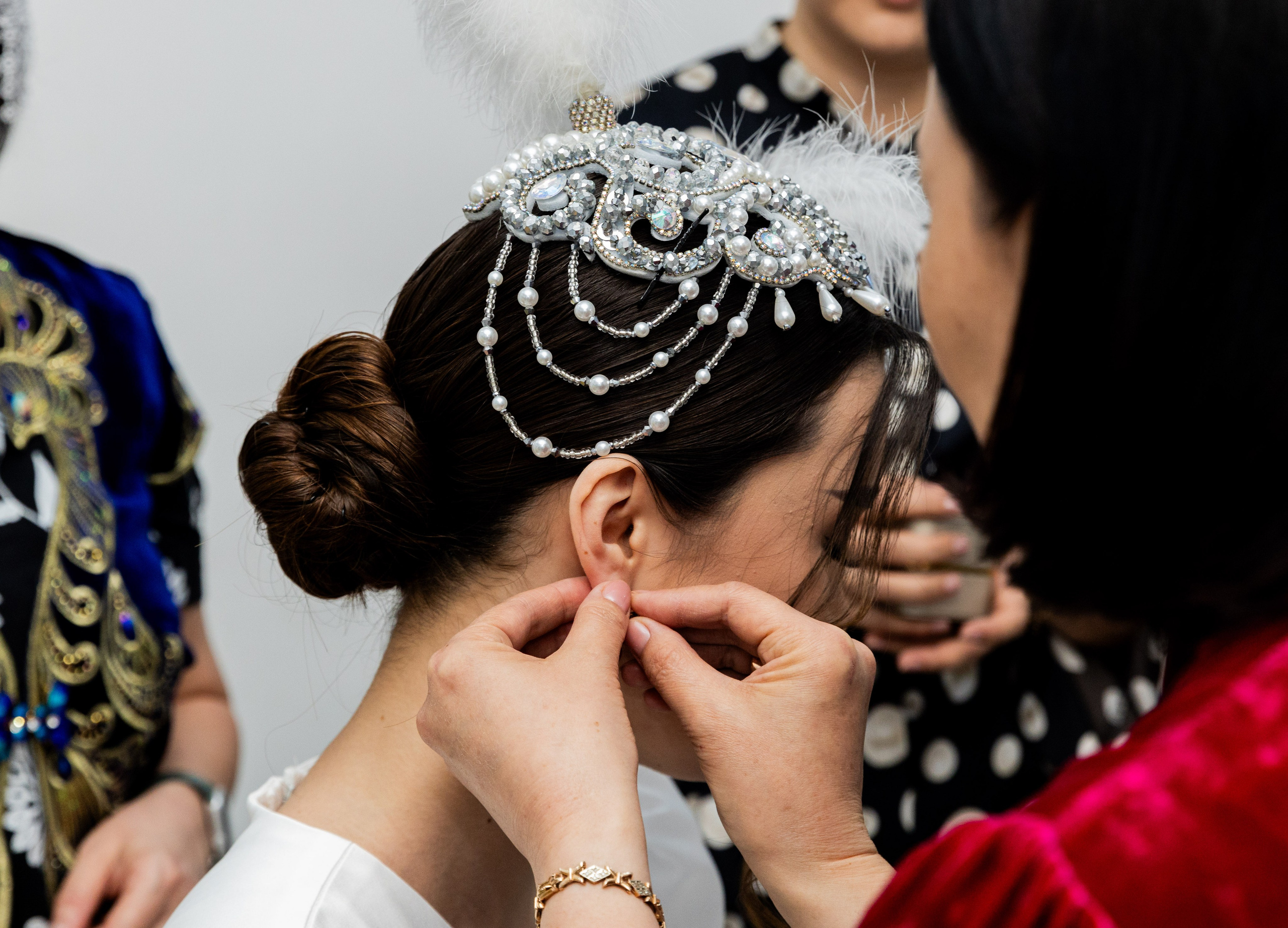 Аружан. Сырга салу