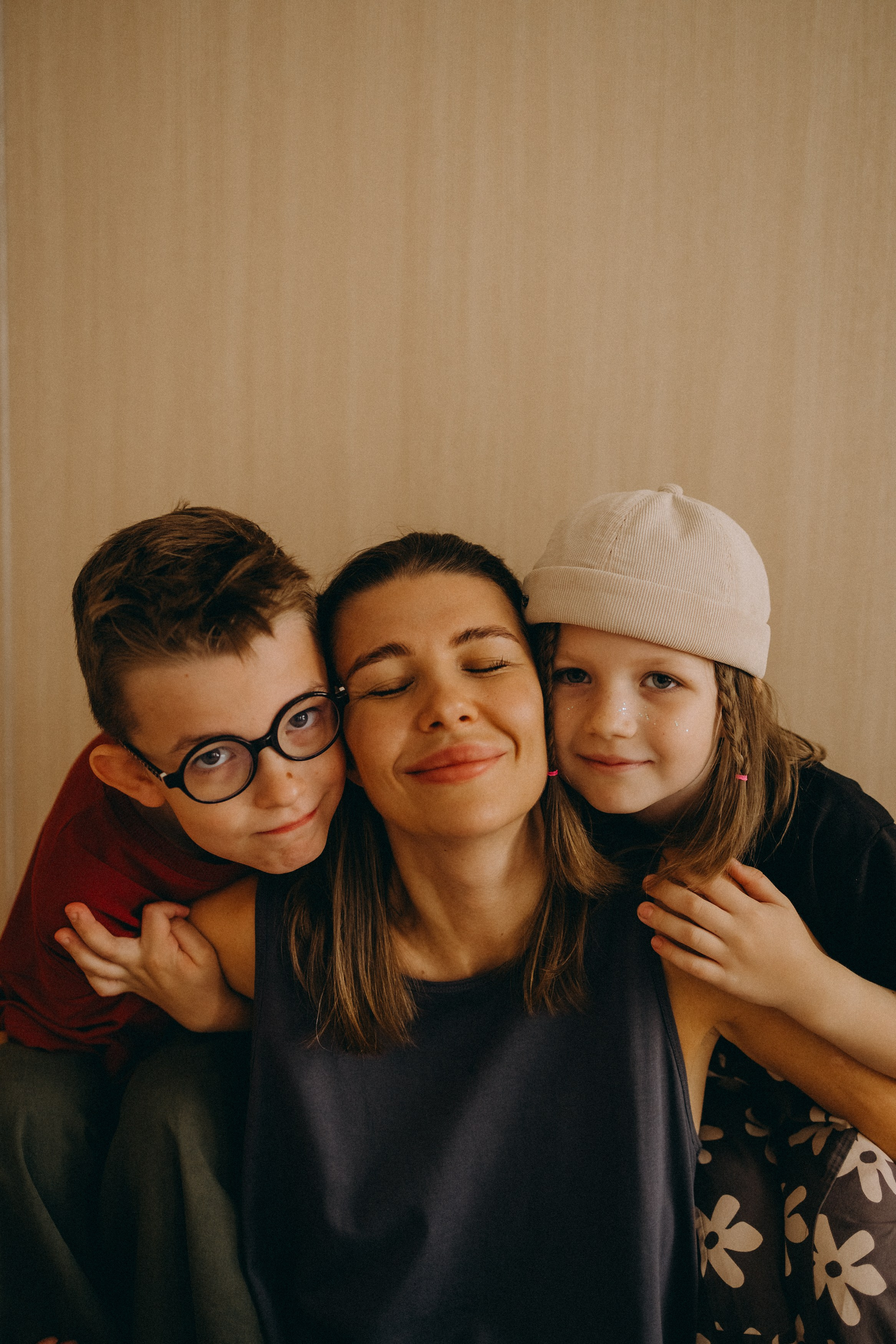 Таня, Костя, Стеша. Главная