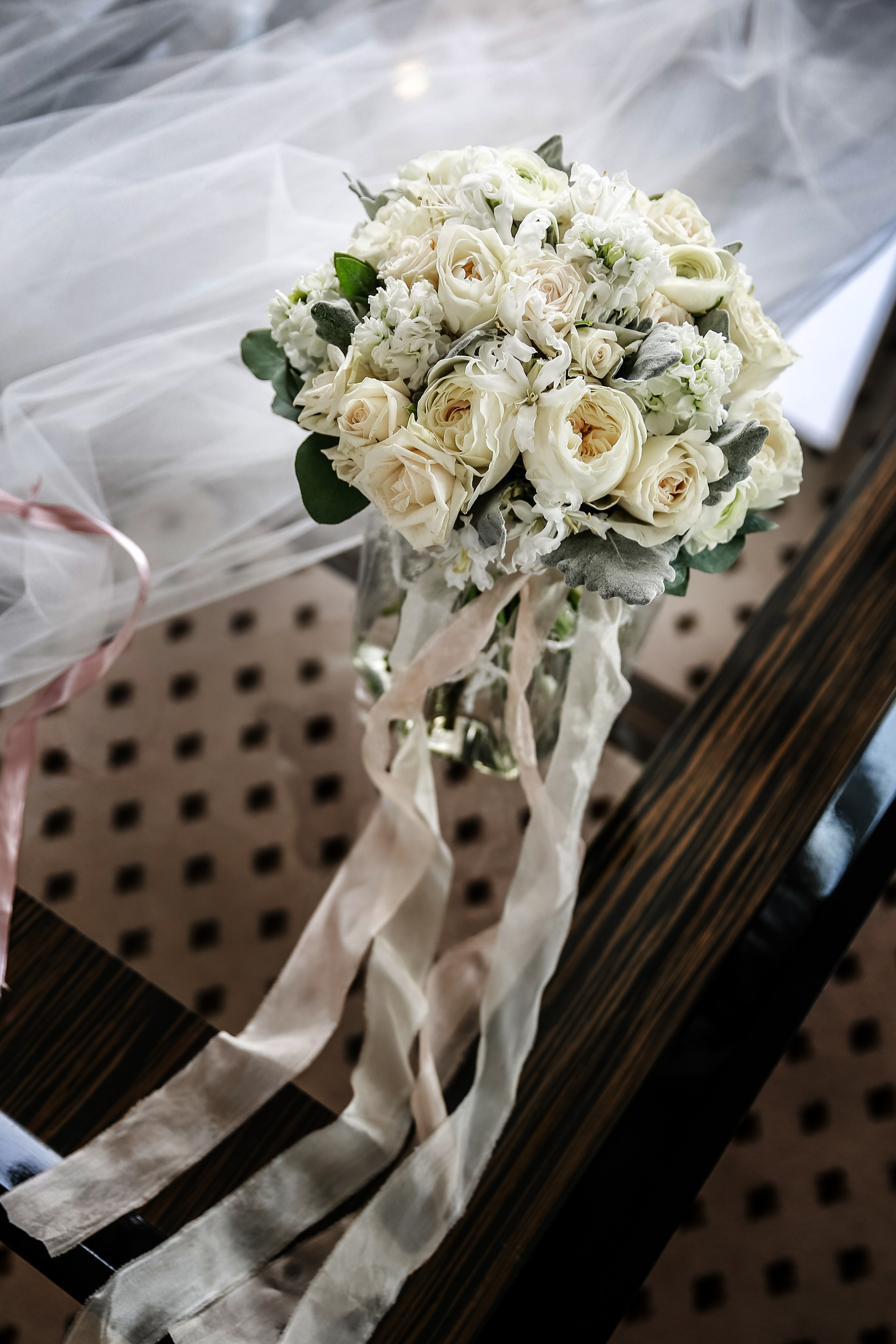 Осенняя свадебная фотосессия Елены и Евгения в сердце Москвы. Фотограф в Москве Владимир Осиченко — портреты, мероприятия, репортажи