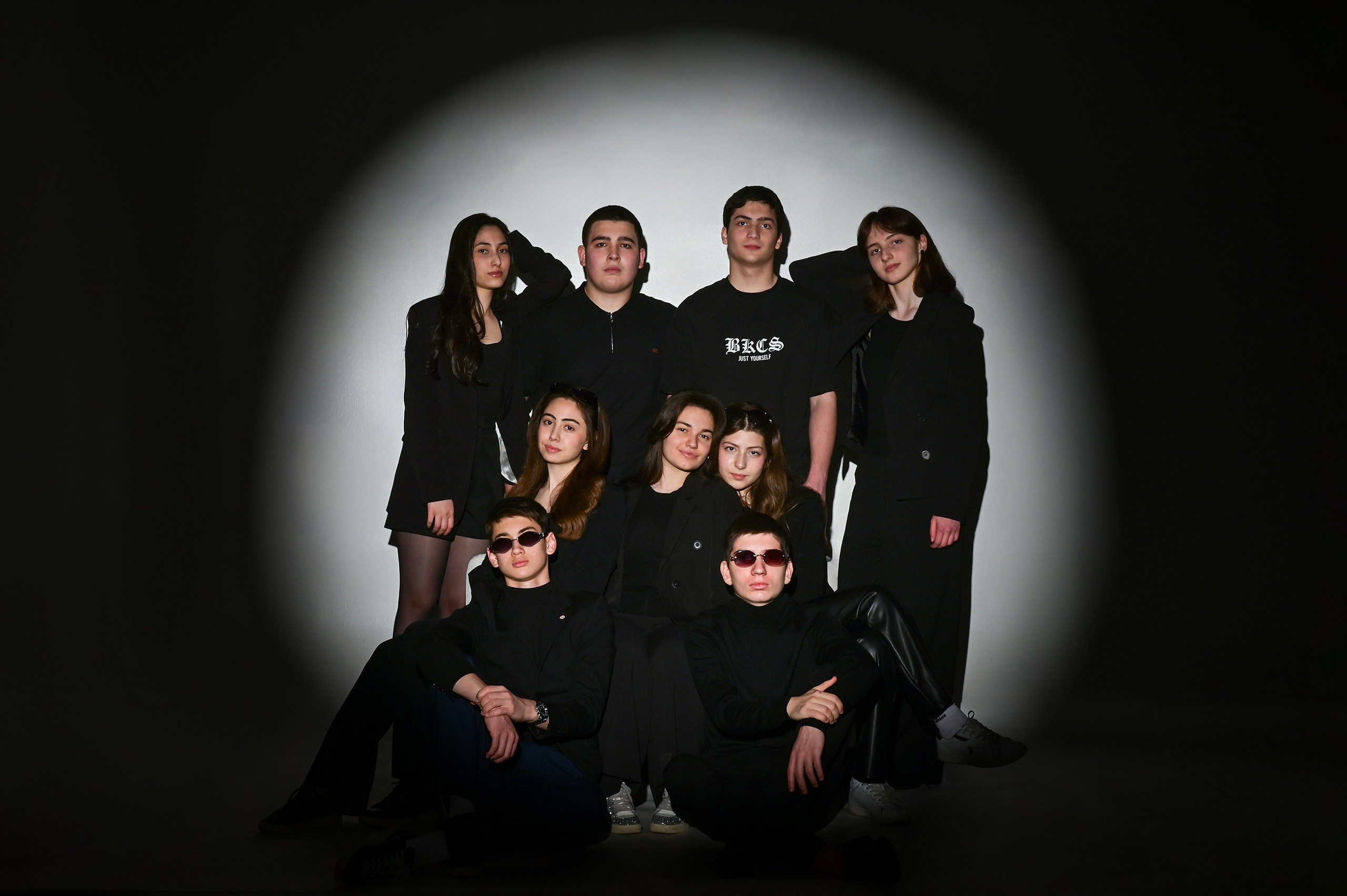 Галерея фотографий. Первая школьная фотостудия Zoom-Zoom в городе Владикавказ