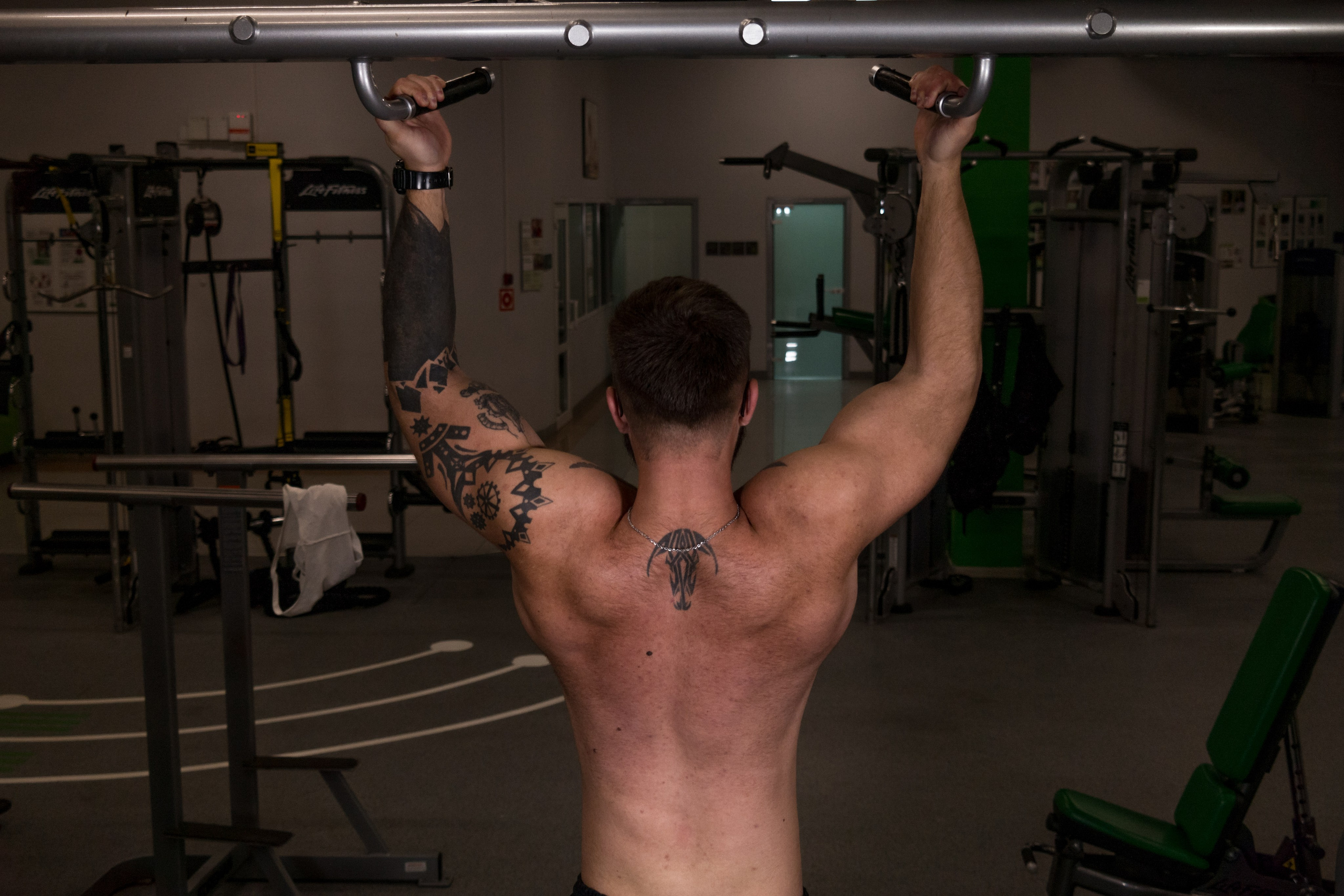 Контент-фотосъемки для экспертов и фитнес тренеров. AI Фотограф Краснодар: мужские и женские фотосессии, стилизация съемки. Нейро-фотосессии онлайн