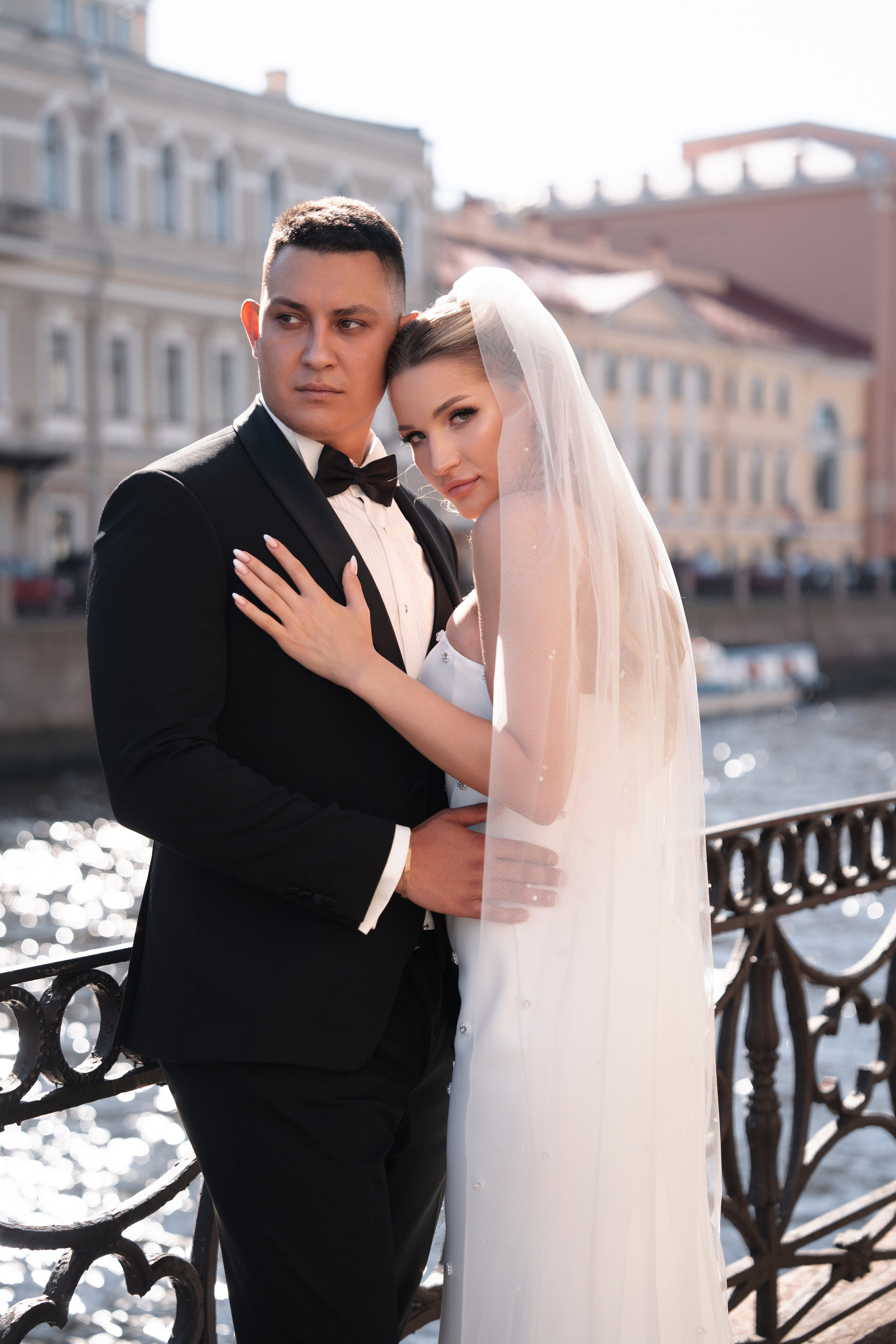 Виктория & Роман. Камерная городская свадьба в видовом ресторане в стиле современная классика. Свадебный фотограф организатор в Санкт-Петербурге Ассоль Опарина