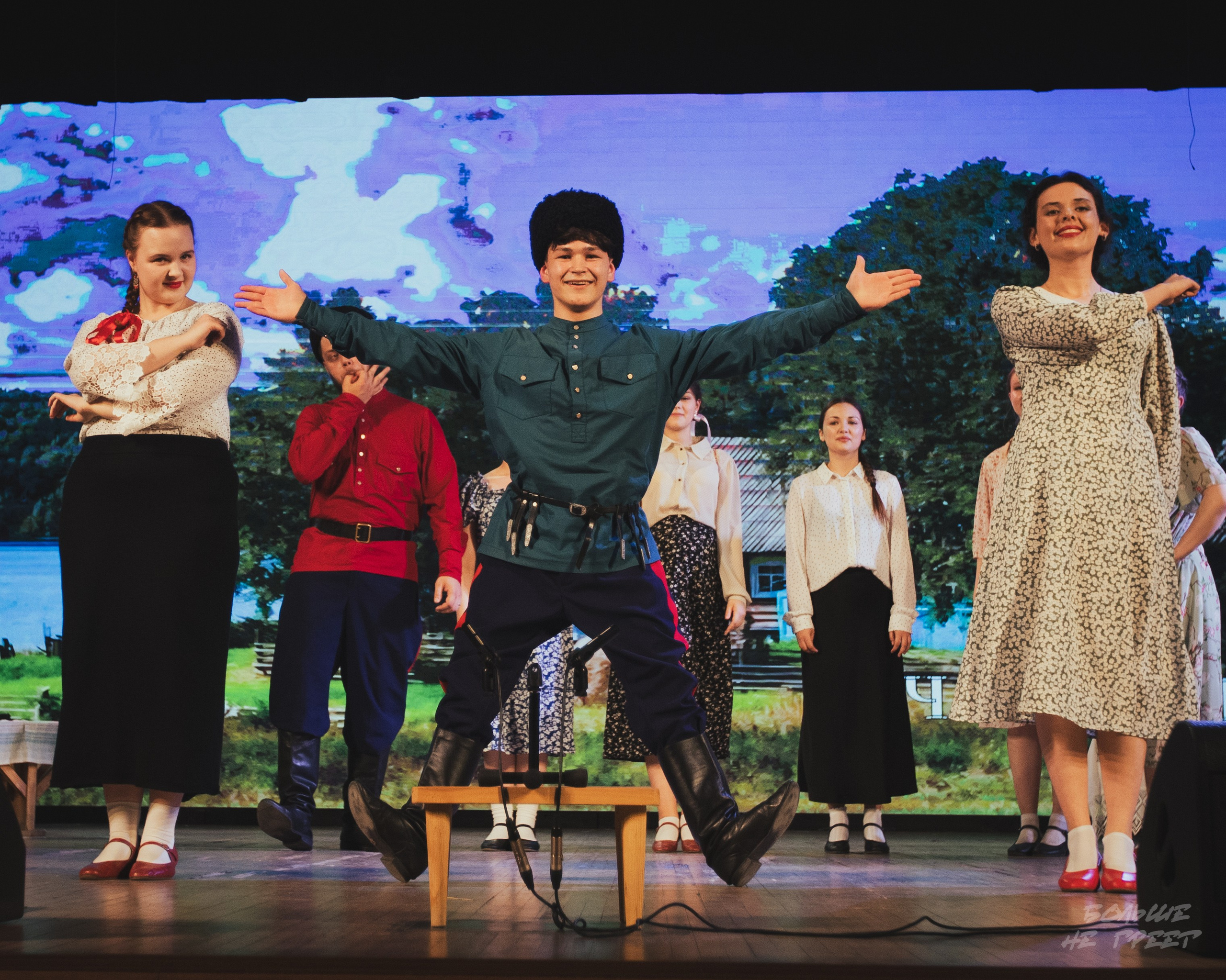 Отчетный концерт фольклорного ансамбля «Радовесъ». Больше не греет