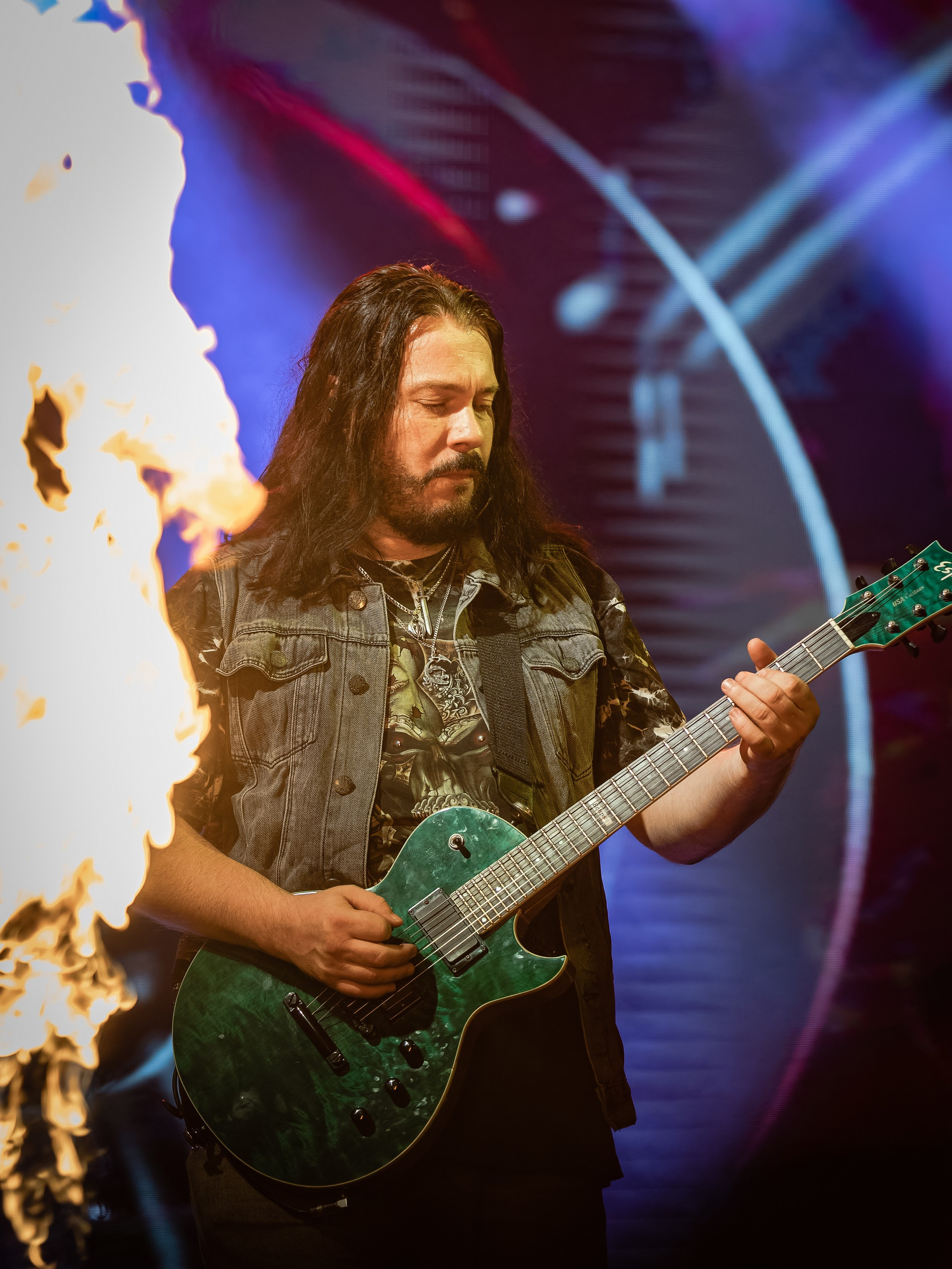 Эпидемия. Крылья Сахалина. Фотограф. г. Южно-Сахалинск. Олег Толстов