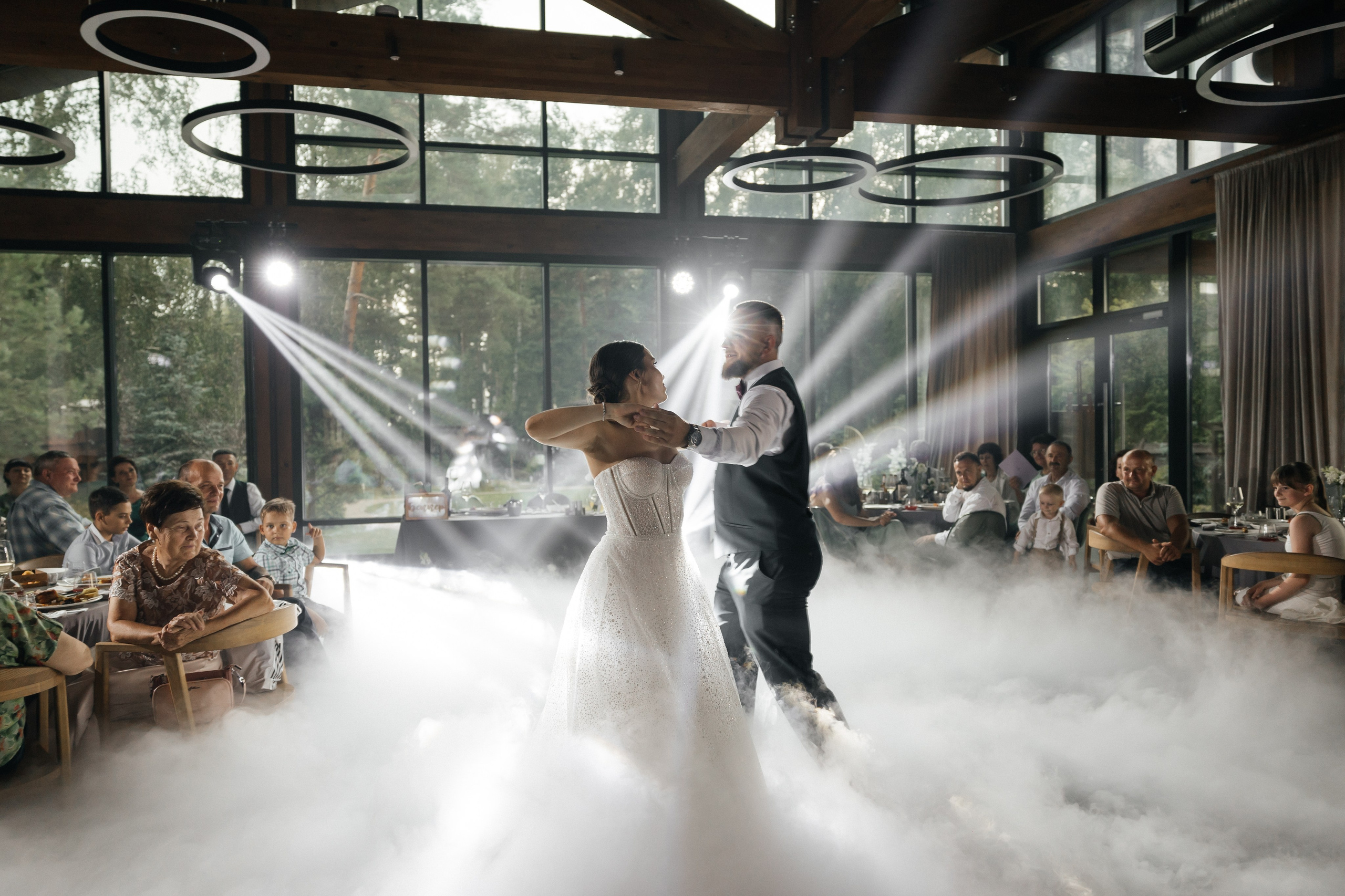 Свадебная история. Лесной Виладж. Свадебный и семейный фотограф Рассказова Виктория