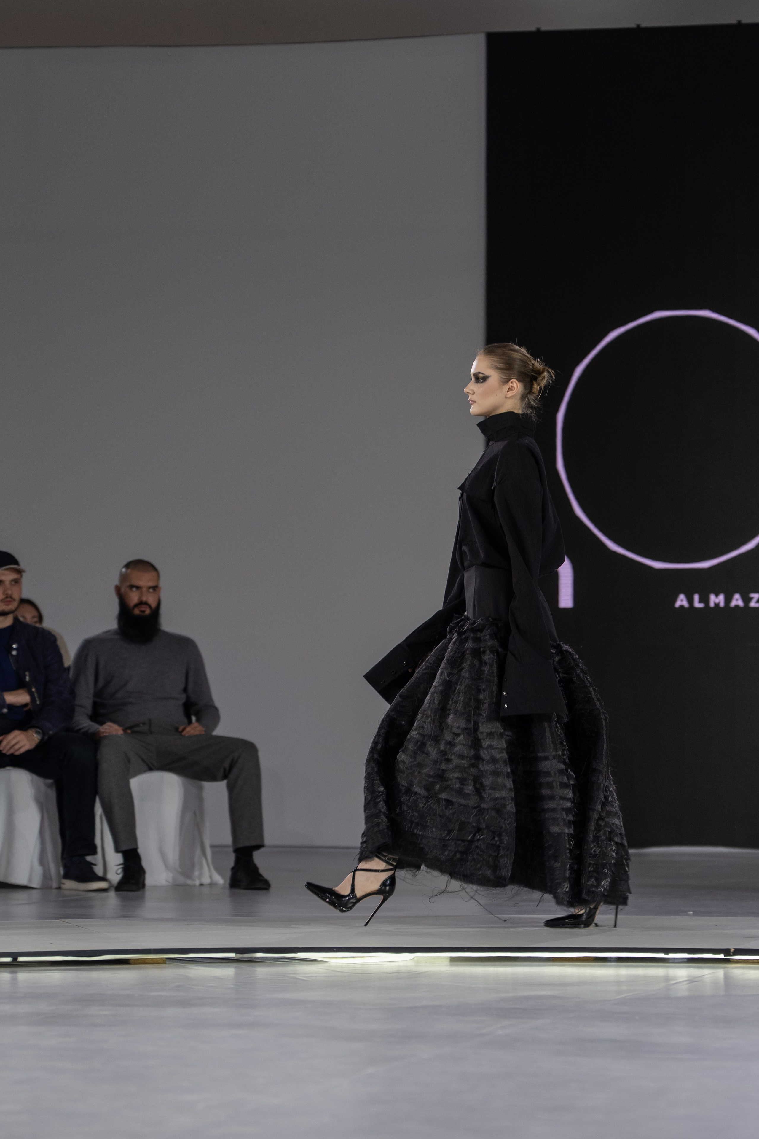 Dwsigner Nazar Almazbekov. Сайт Алматинского НЮ АРТ, будуар и фэшн фотографа Дениса Карпенко