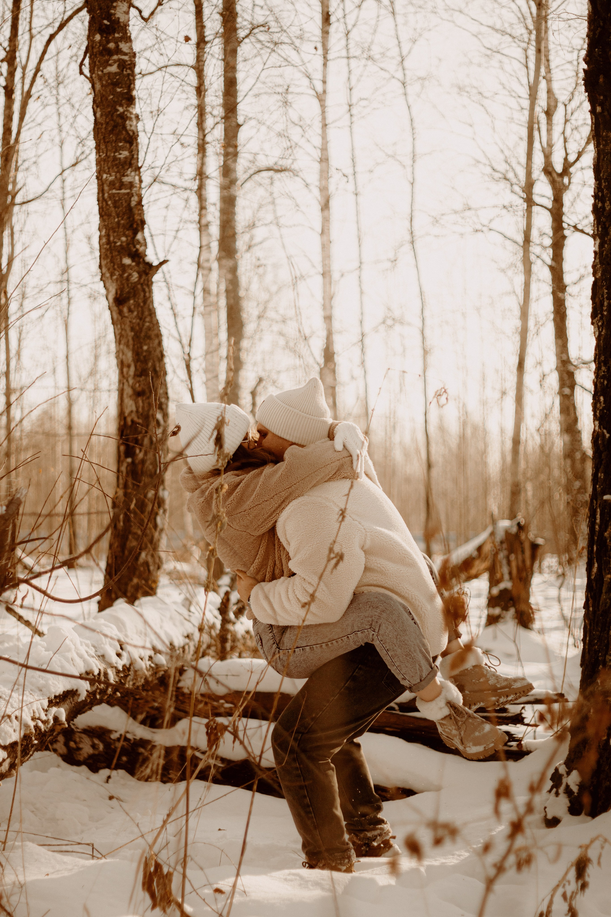 Тепло в зимнем лесу. Арт-фотограф Крис Л. в Тобольске: портрет, семейные, свадьбы