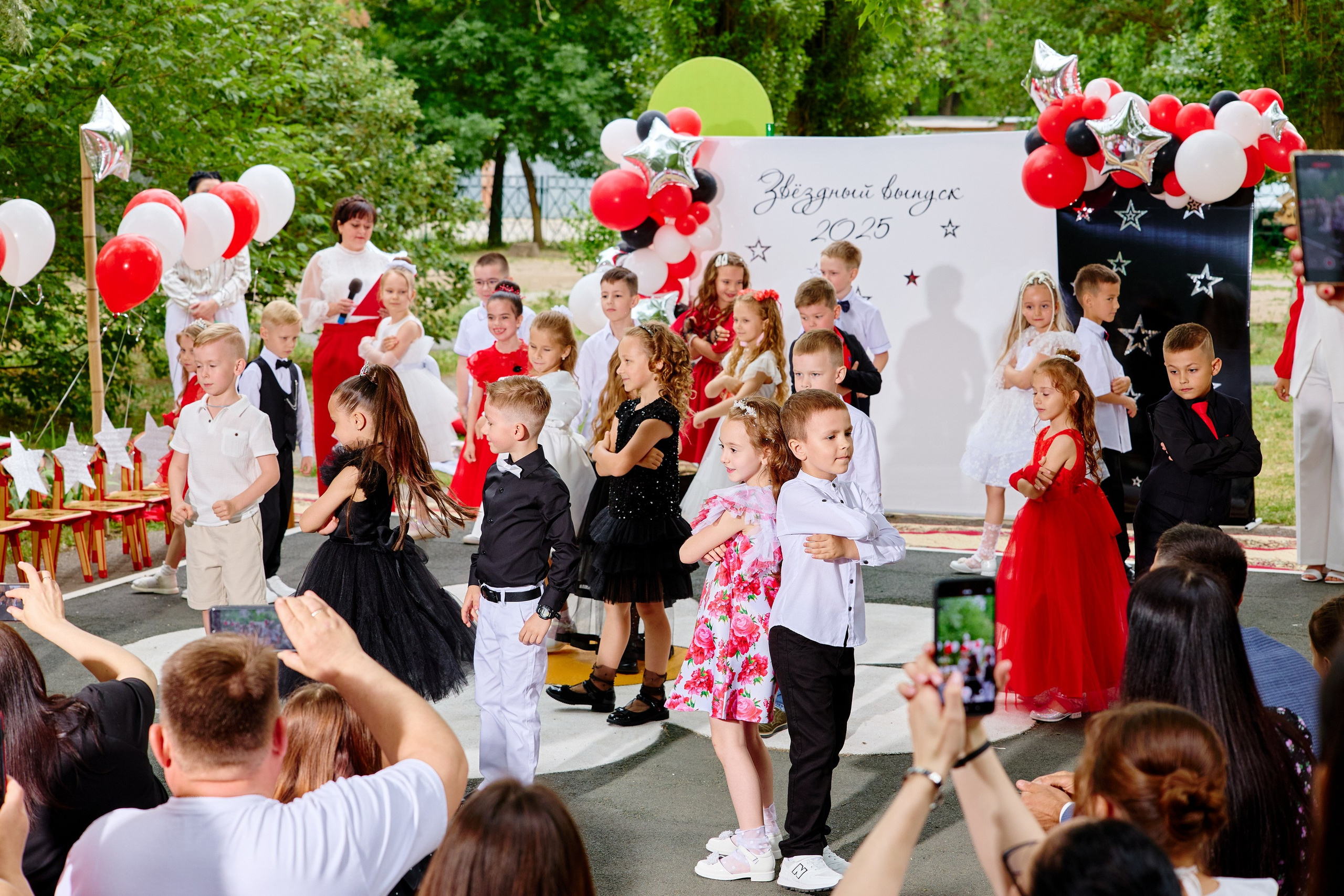 Выпускной 45 сад. Фотограф Выпускные альбомы Таганрог Сергей Коробченко