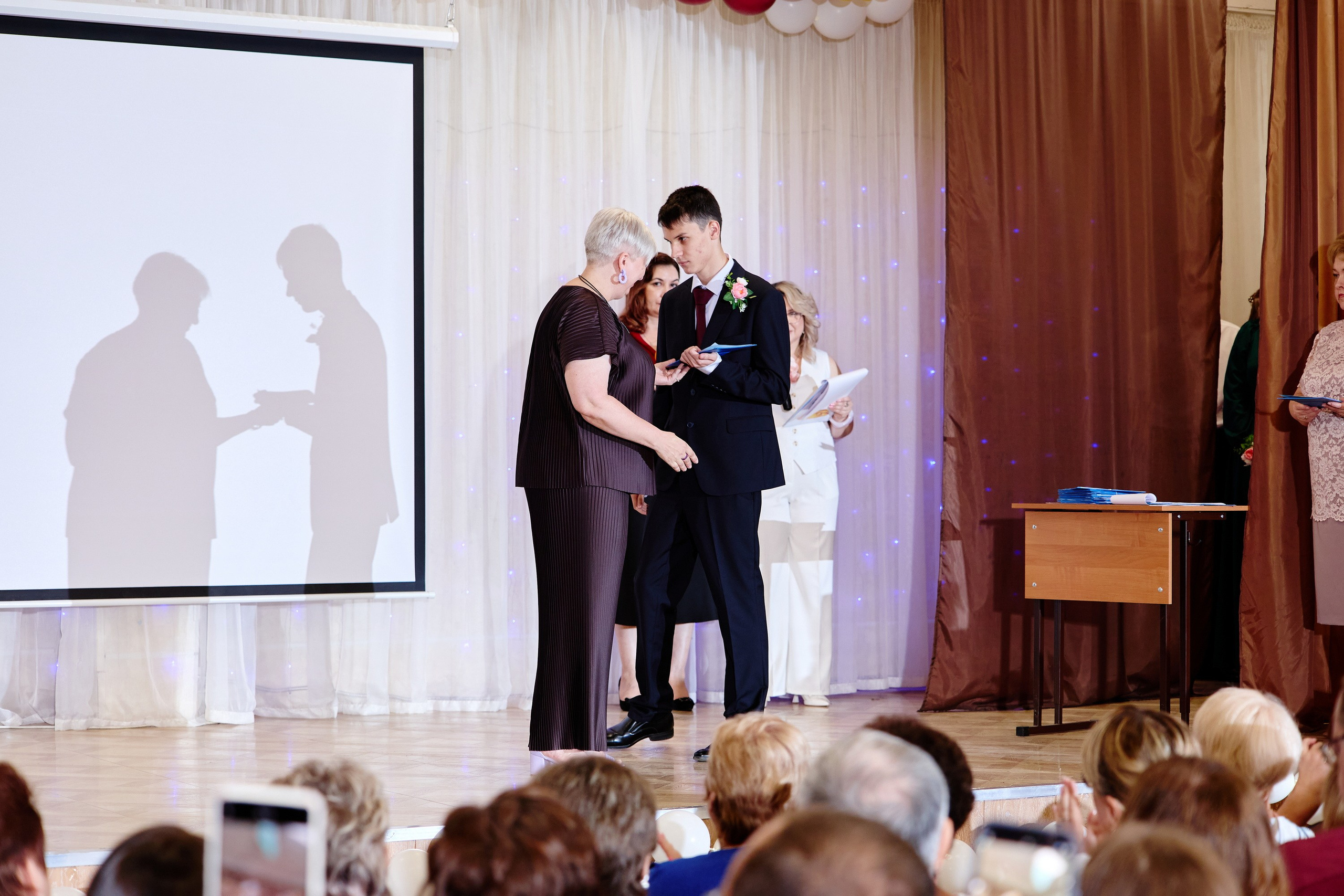 Выпускной 35 Сош. Фотограф Выпускные альбомы Таганрог Сергей Коробченко