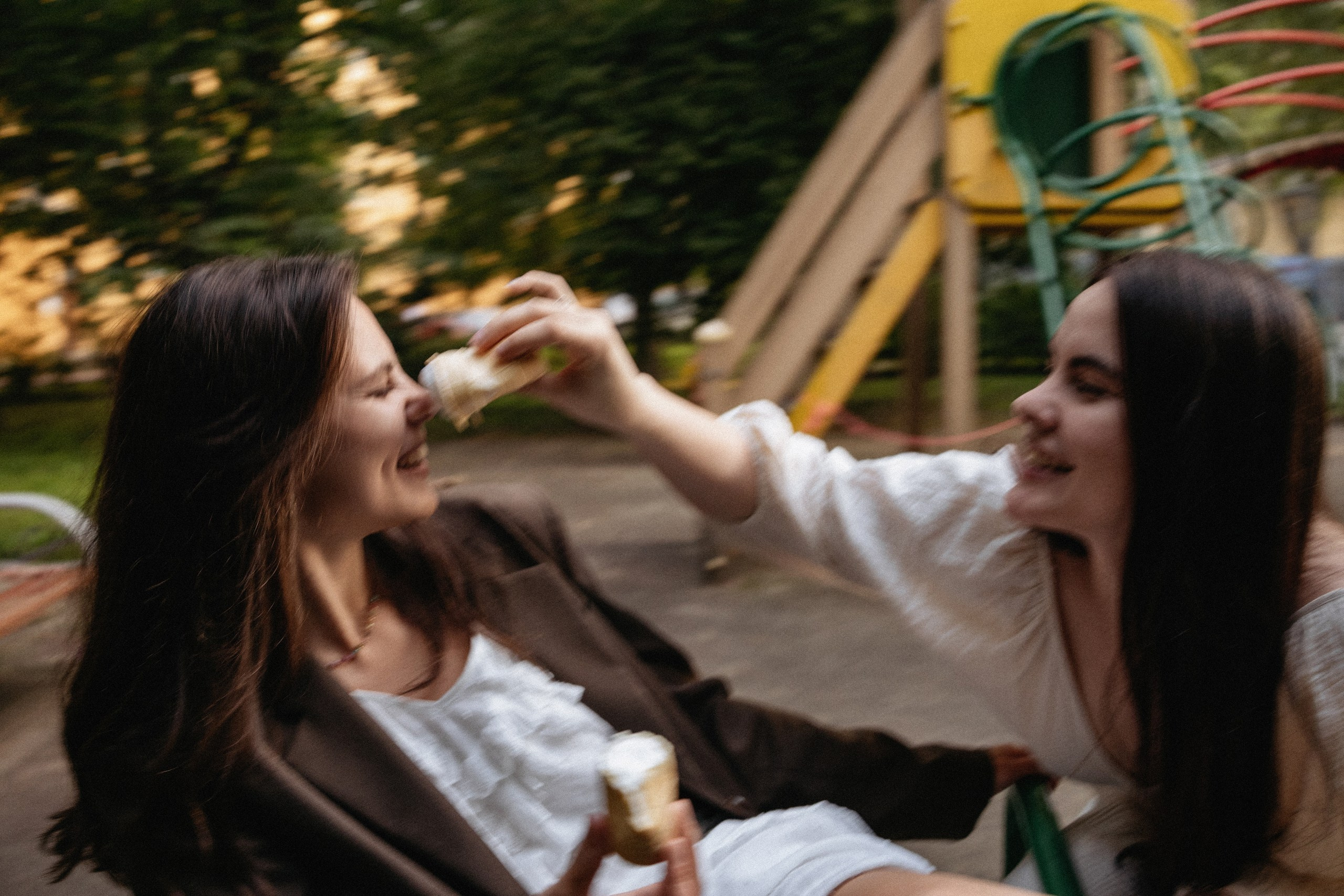 Окунуться в детство 🤍 Прогулка с сестрой. Вера Пьянцева фотограф в Санкт-Петербурге | индивидуальная, семейная и парная (love-story) съёмка