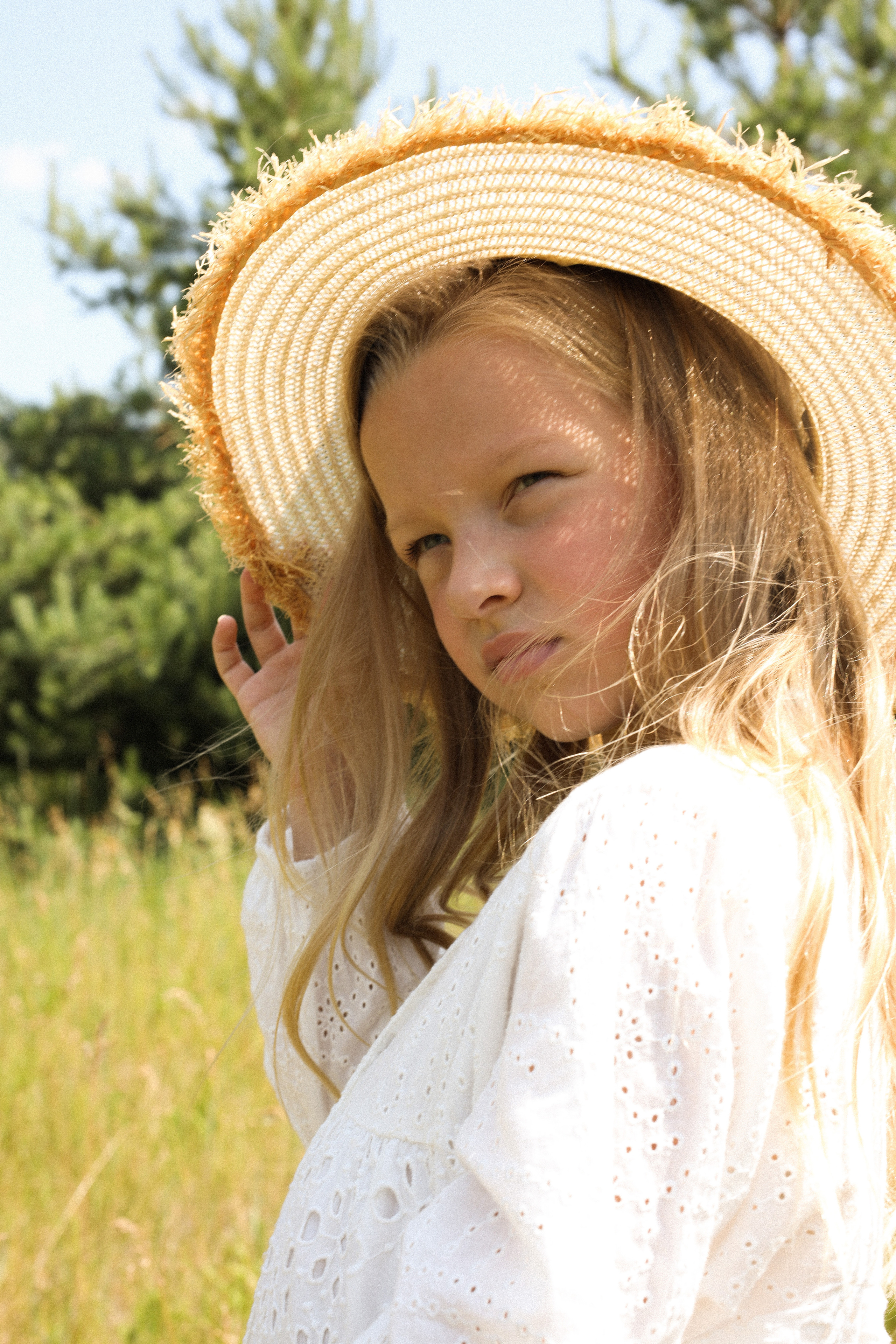 Даша и дочки в поле 🌾. Фотограф Нижний Новгород Юлия Болдырева