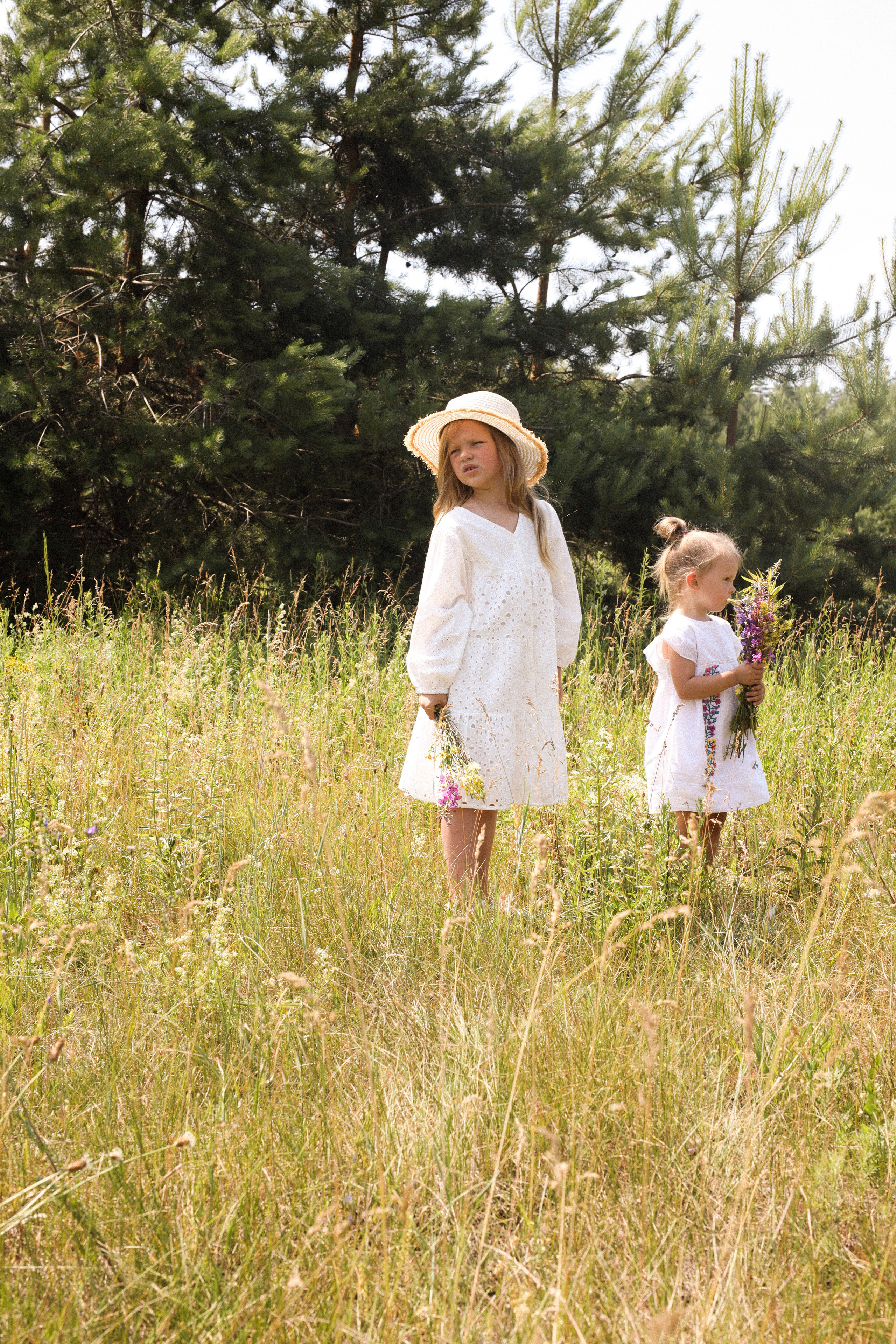 Даша и дочки в поле 🌾. Фотограф Нижний Новгород Юлия Болдырева