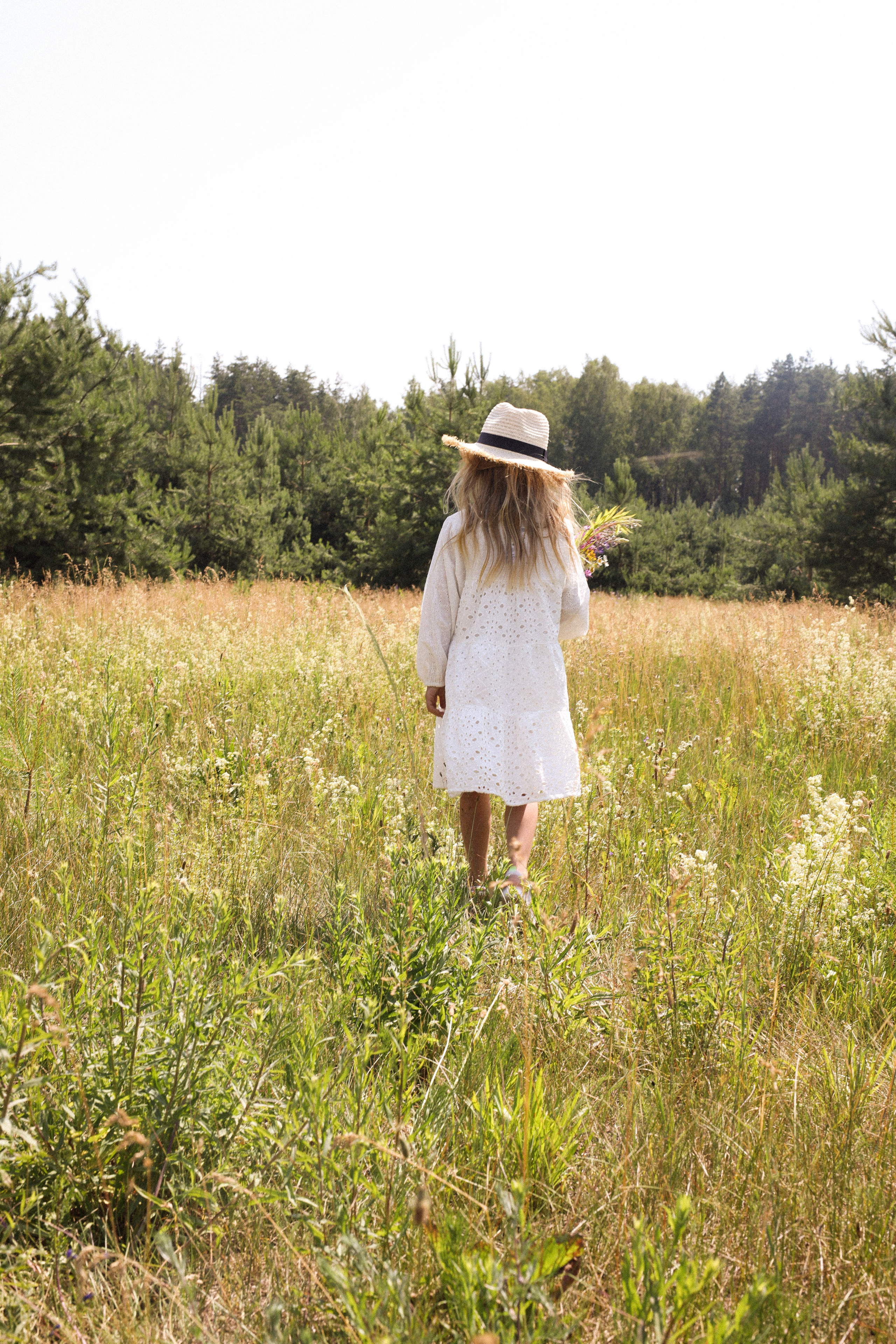 Даша и дочки в поле 🌾. Фотограф Нижний Новгород Юлия Болдырева